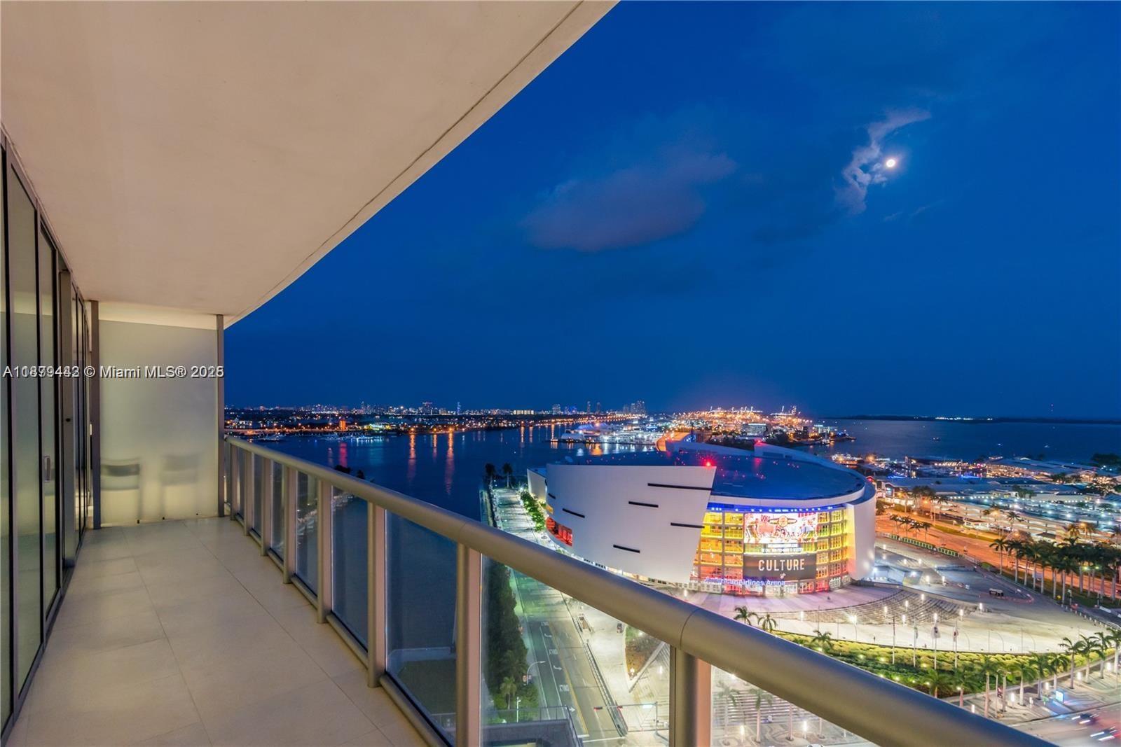 888 Biscayne Blvd # 2103