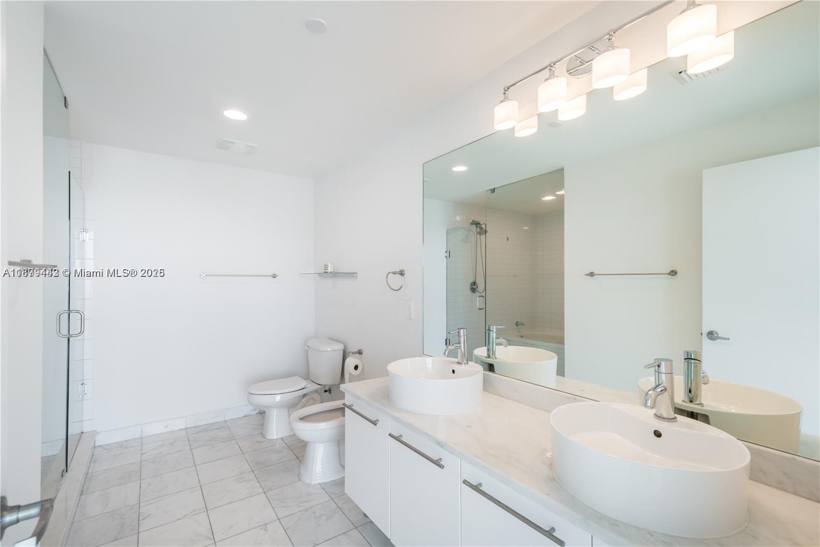 888 Biscayne Blvd # 2103