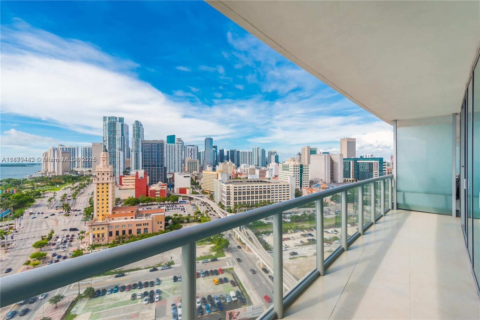 888 Biscayne Blvd # 2103