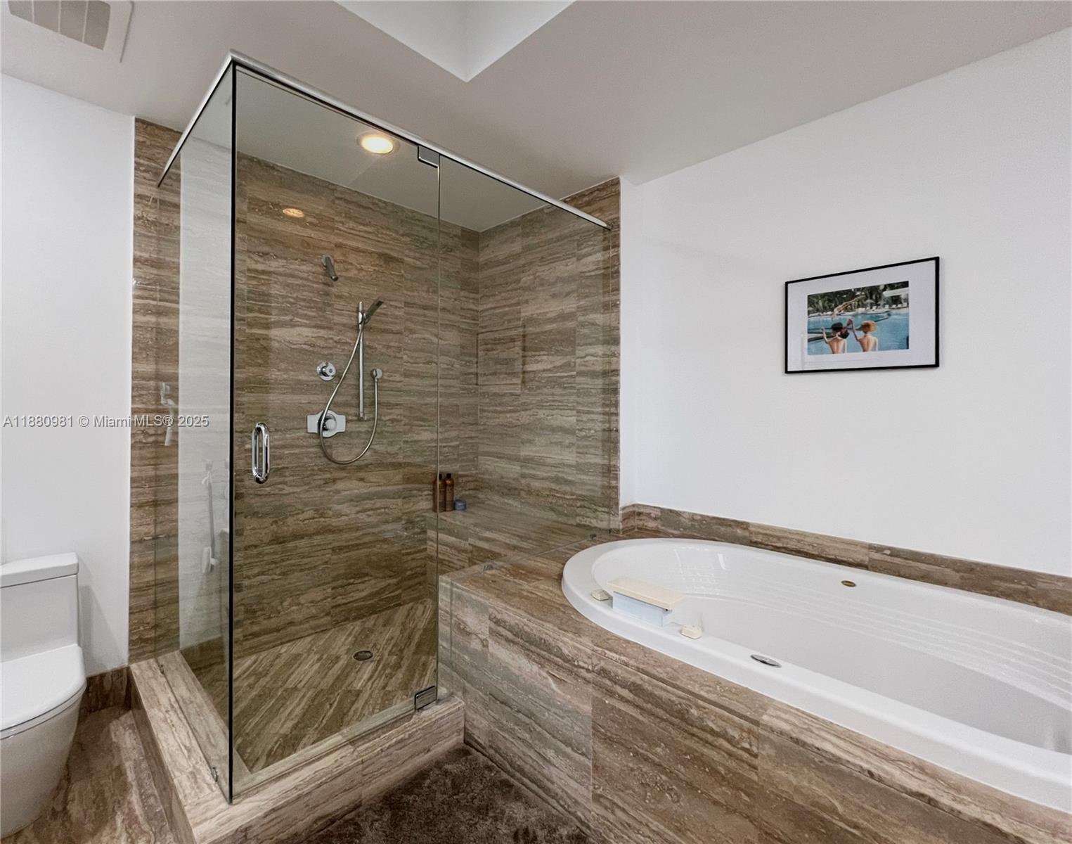 15811 Collins Ave # 507