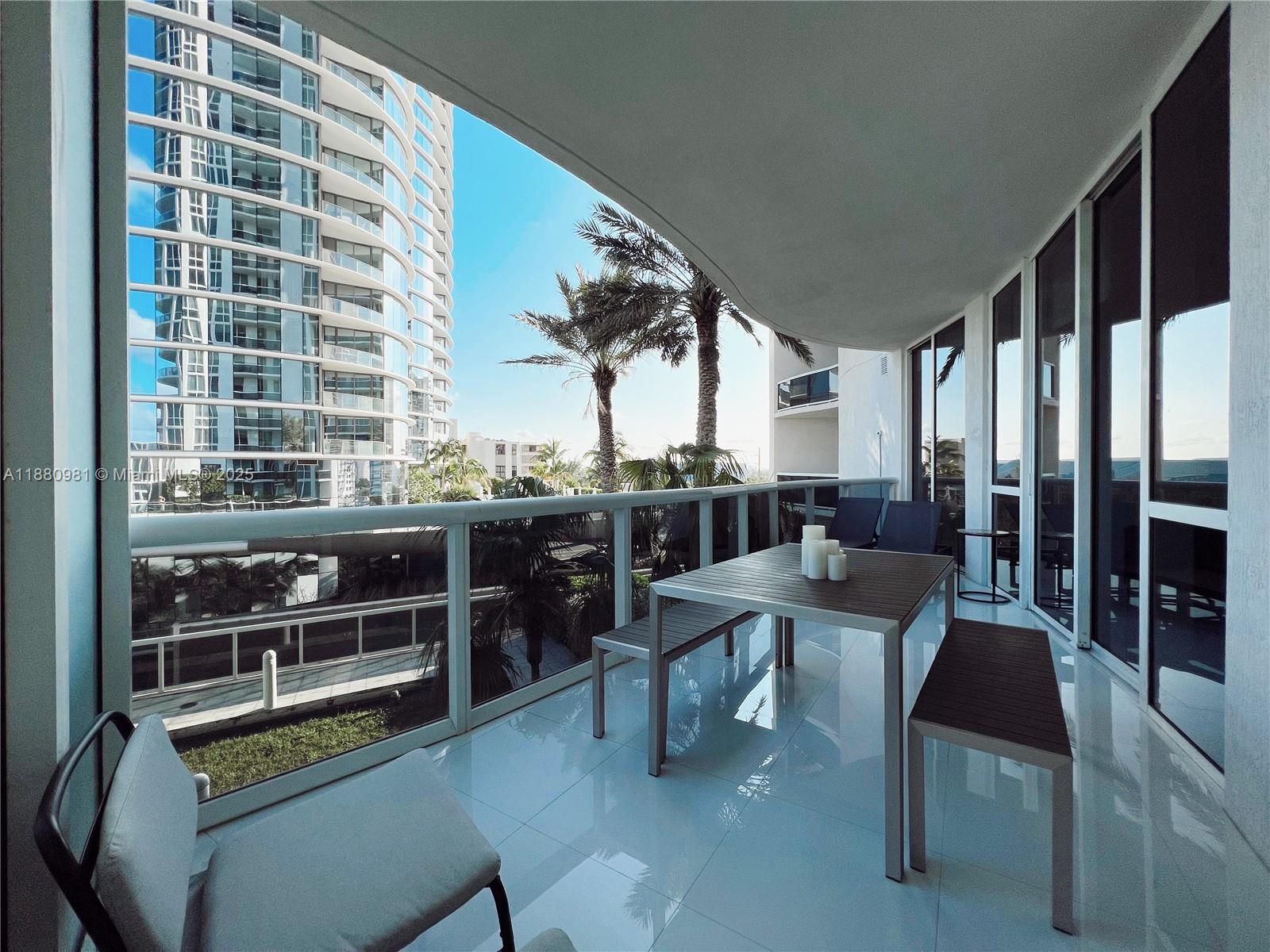 15811 Collins Ave # 507