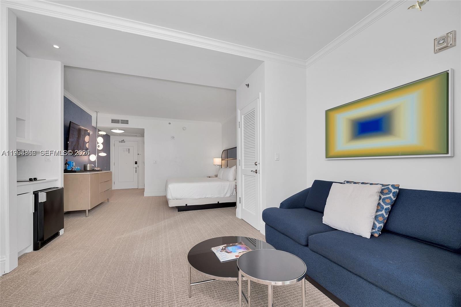 4401 Collins Ave # 902