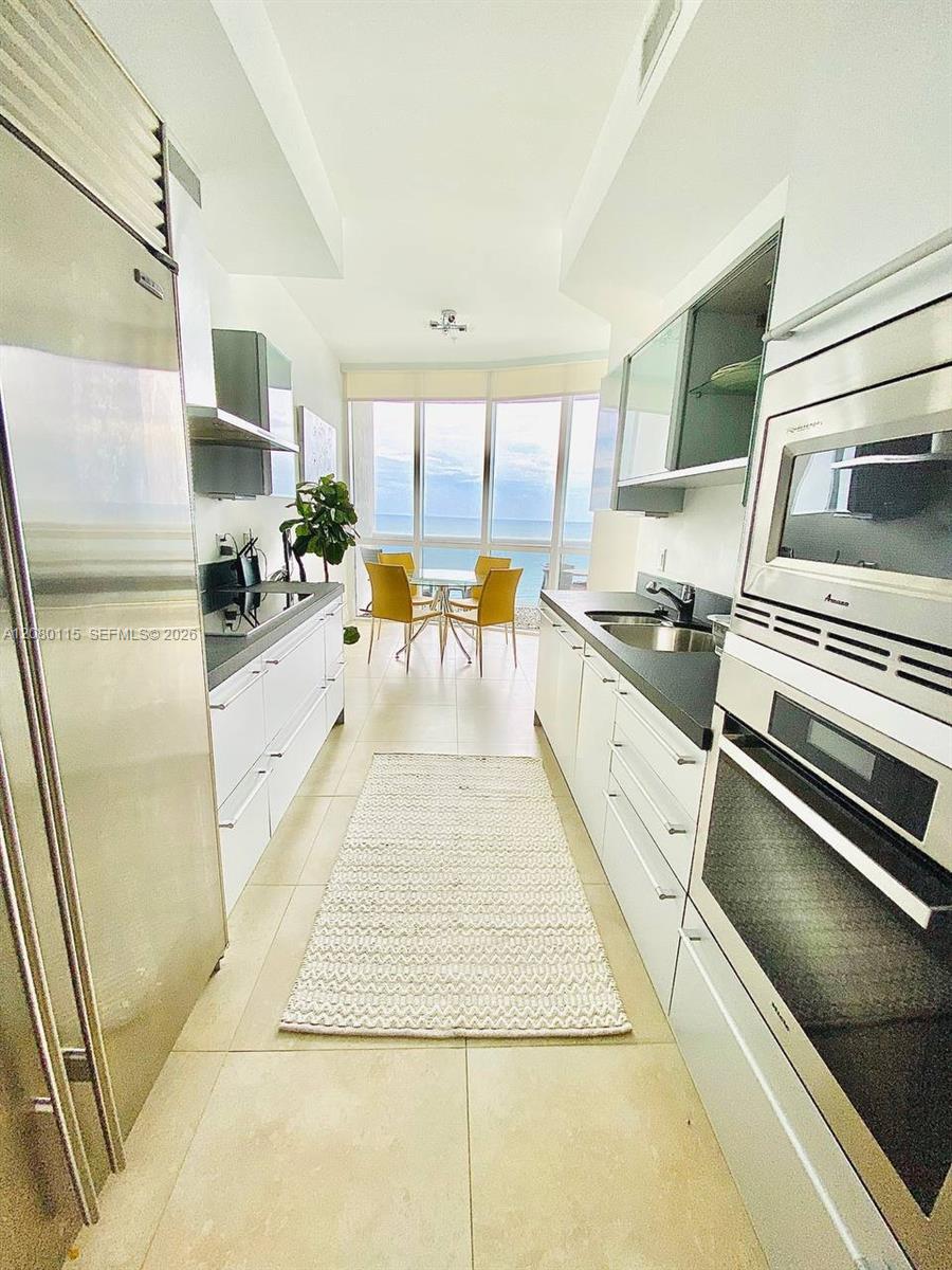 18201 Collins Ave # 3609A
