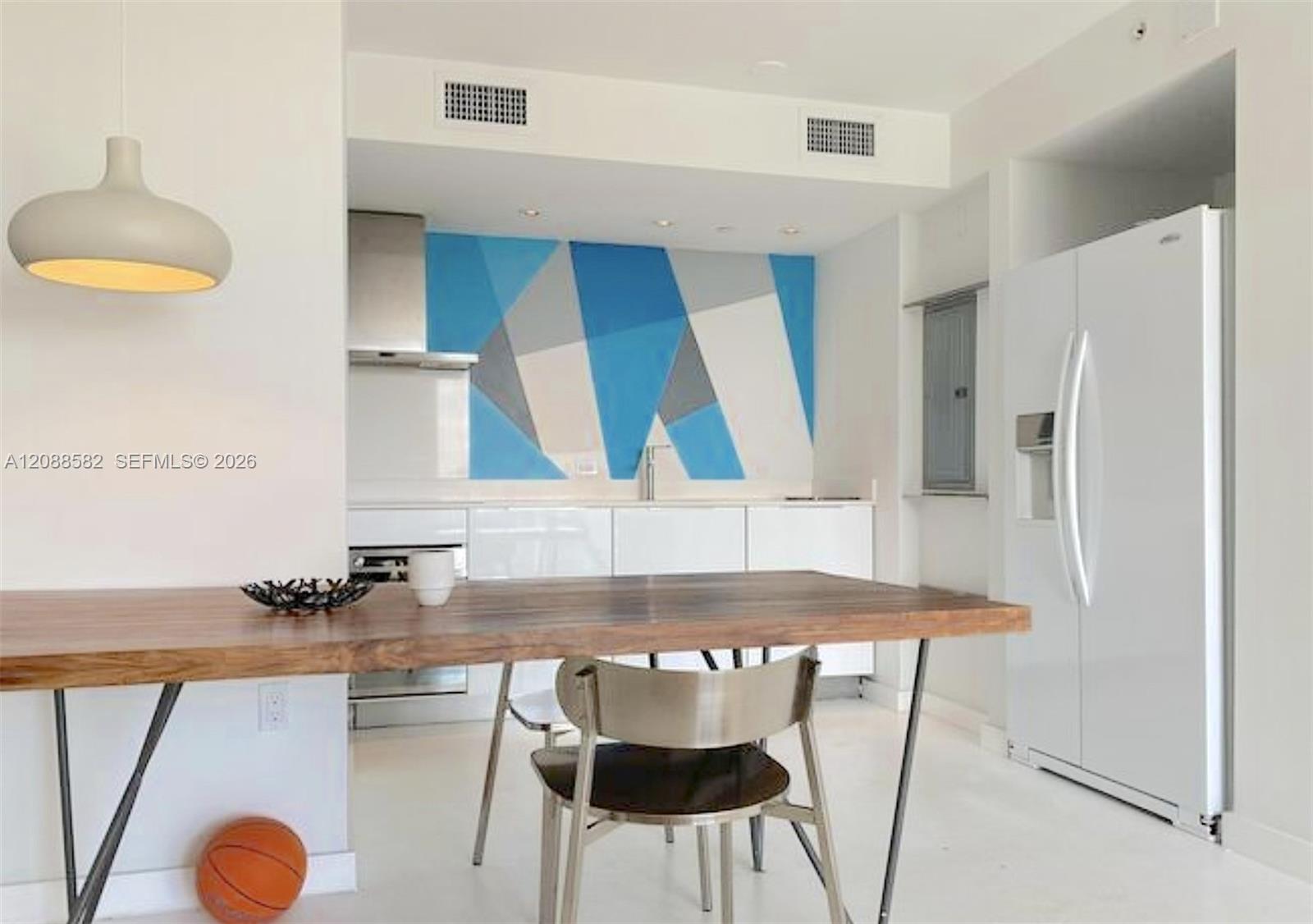 1035 West Ave # 704