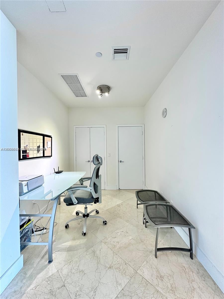 888 SE Biscayne Blvd # 4803