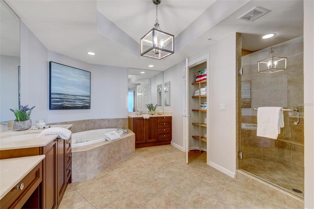 19 AVENUE DE LA MER #805