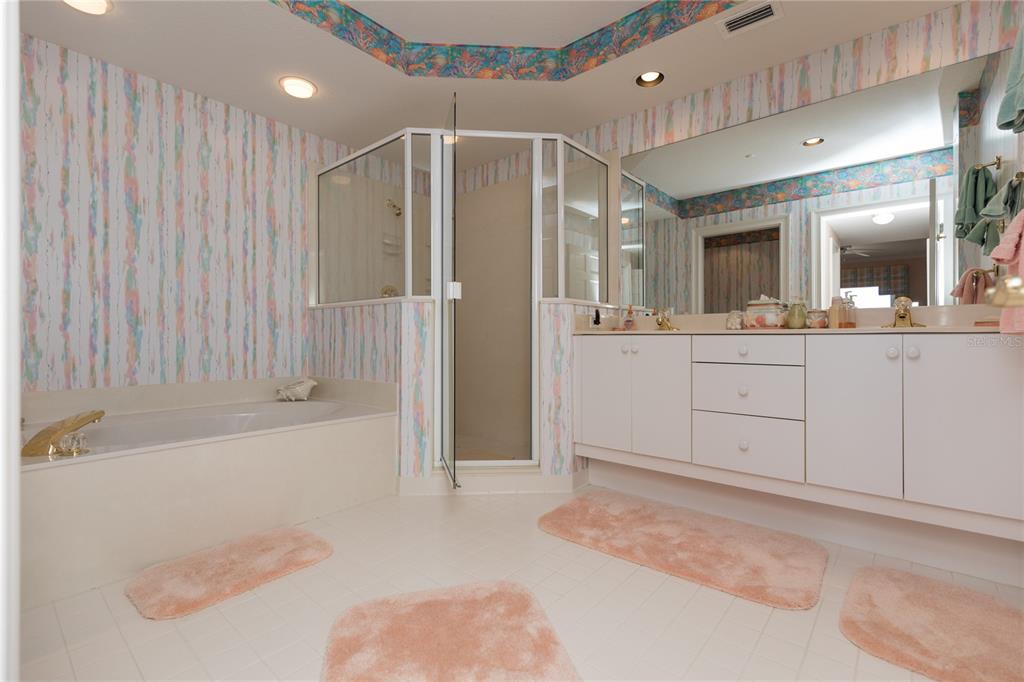 15 AVENUE DE LA MER #2302