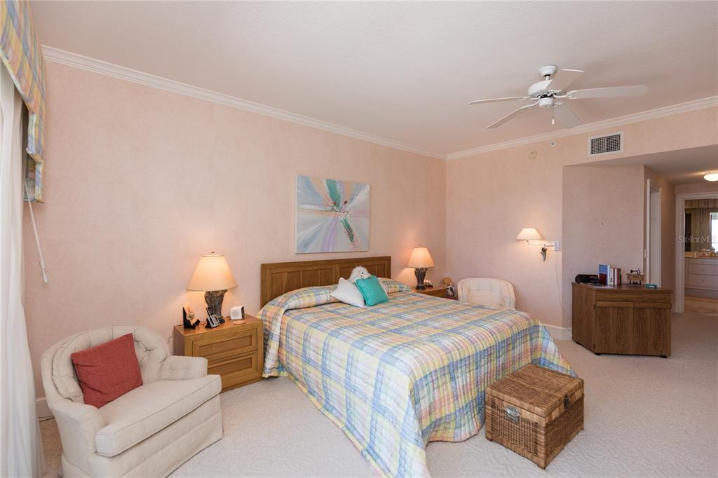 15 AVENUE DE LA MER #2302