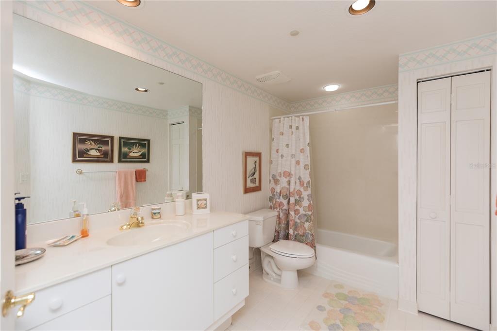 15 AVENUE DE LA MER #2302