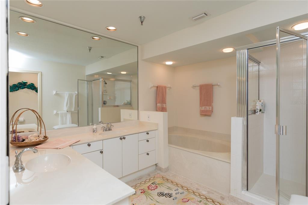 11 AVENUE DE LA MER #1605
