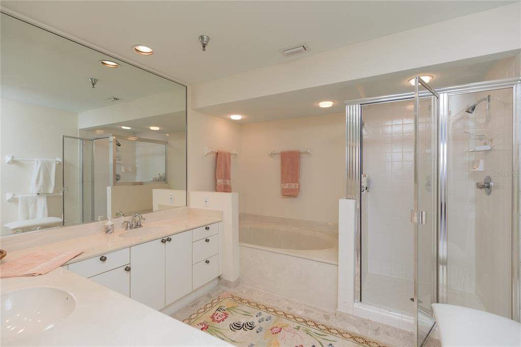 11 AVENUE DE LA MER #1605