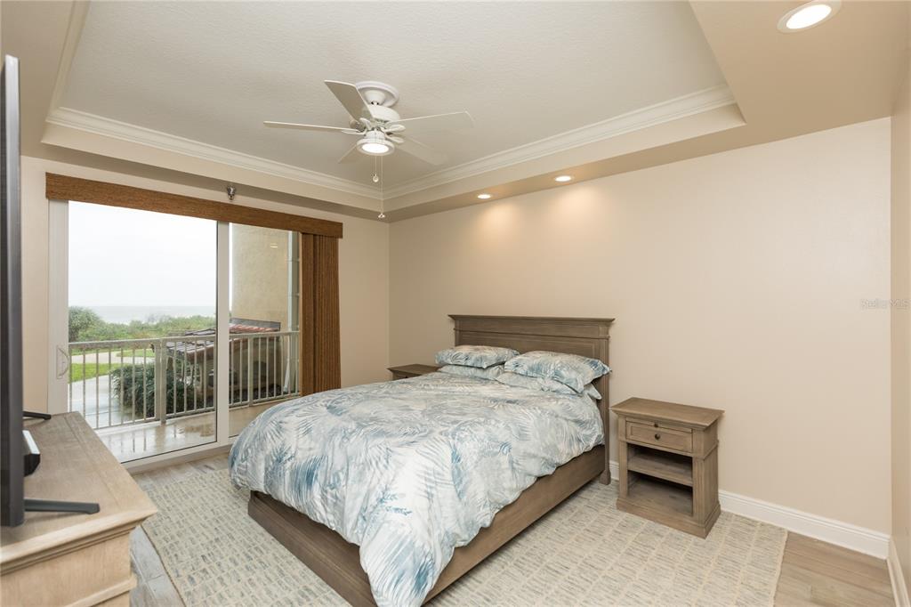 11 AVENUE DE LA MER #1101