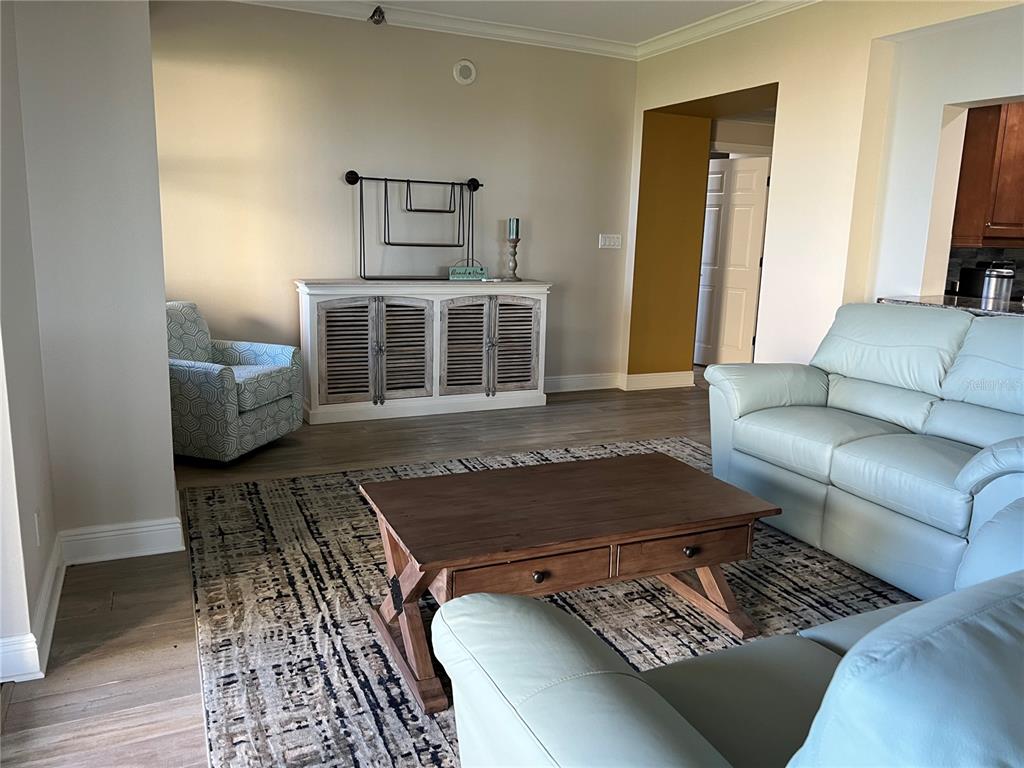 11 AVENUE DE LA MER #1101