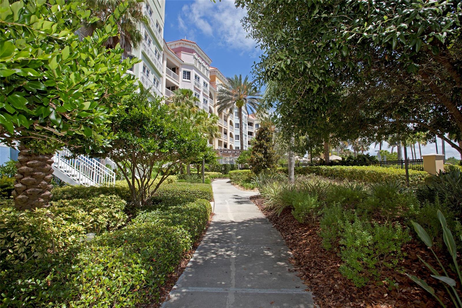 306 HARBOR VILLAGE PT N