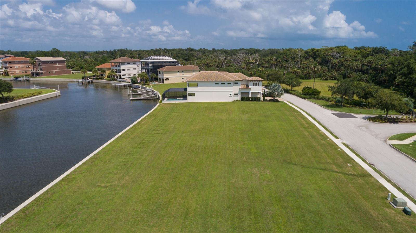 306 HARBOR VILLAGE PT N
