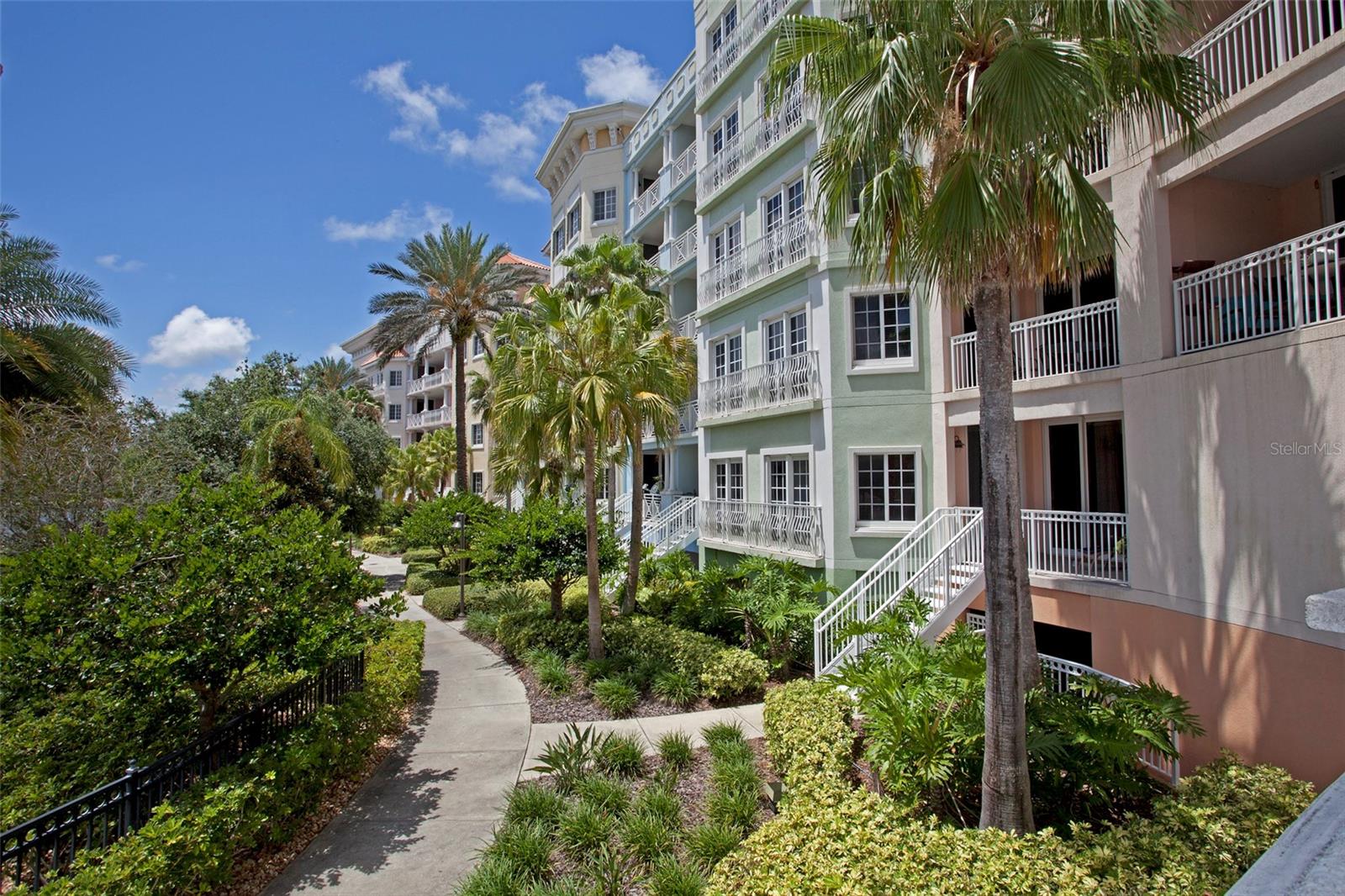 306 HARBOR VILLAGE PT N