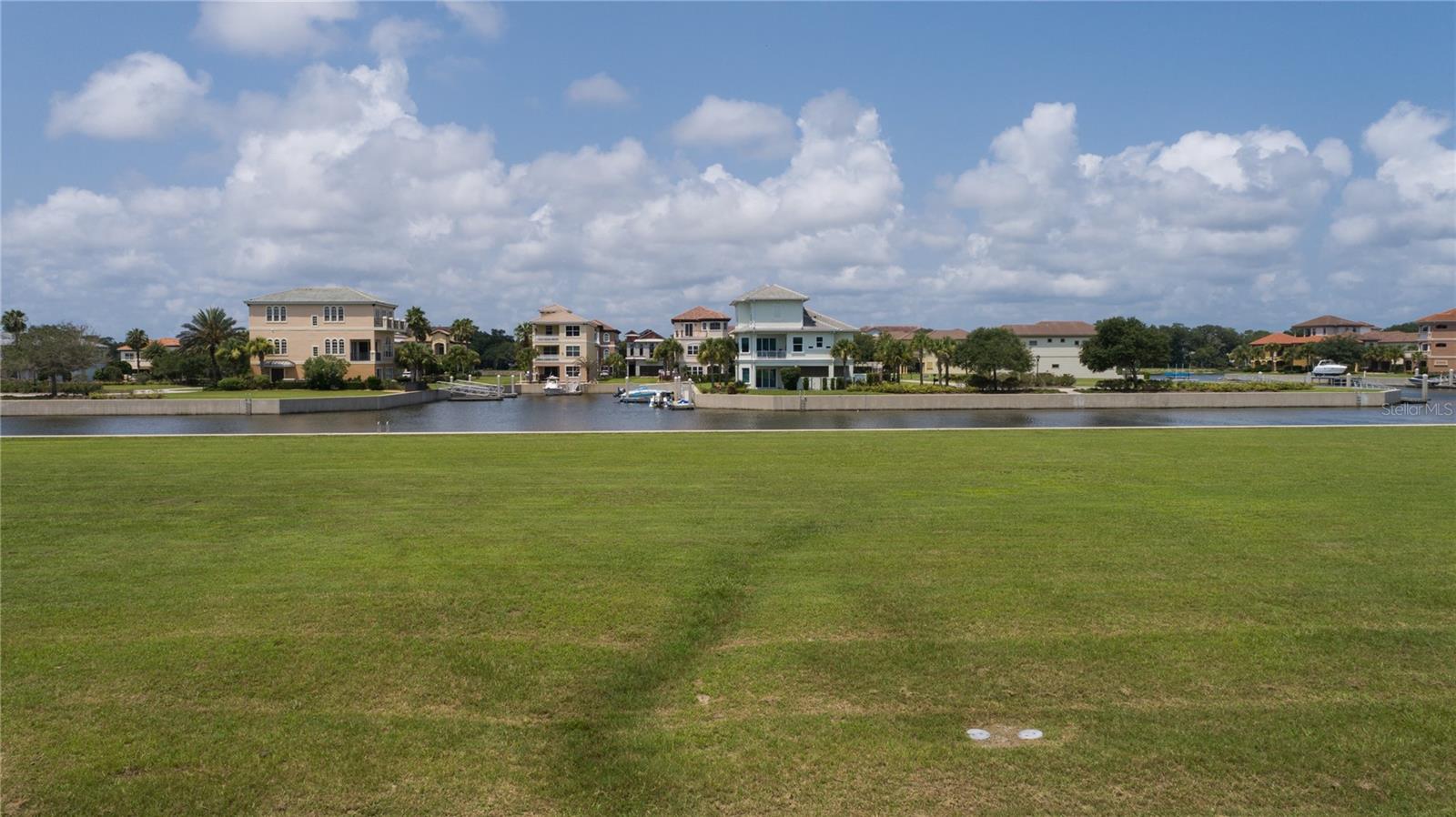 306 HARBOR VILLAGE PT N