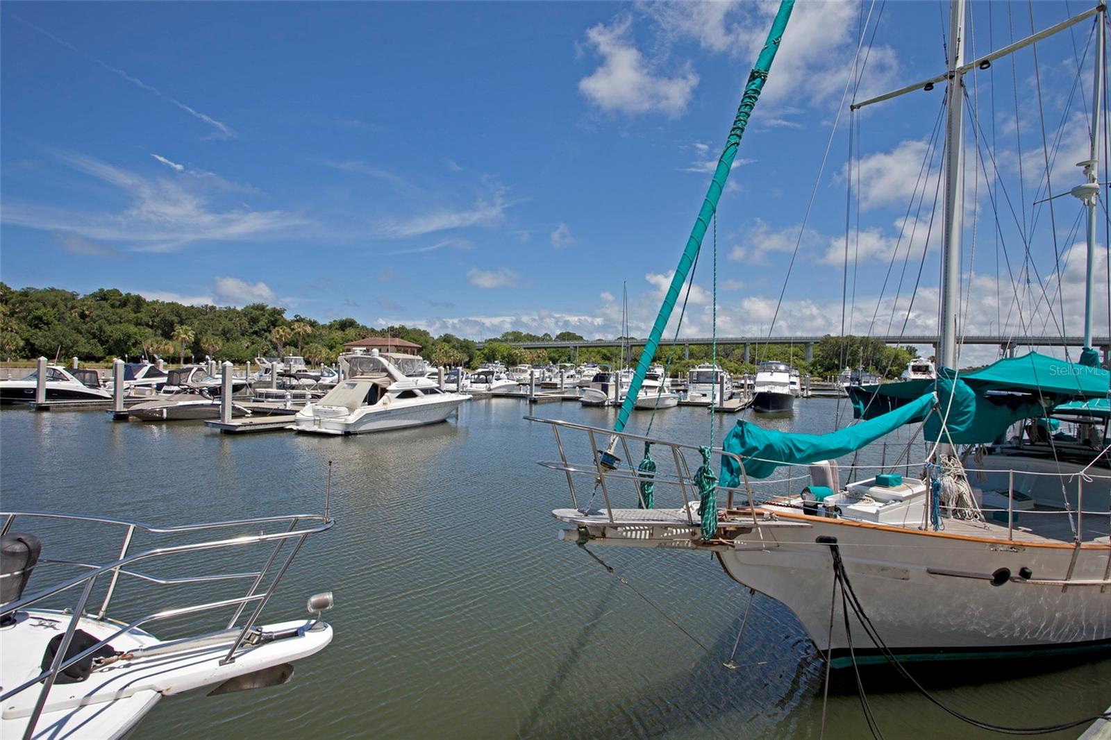 306 HARBOR VILLAGE PT N