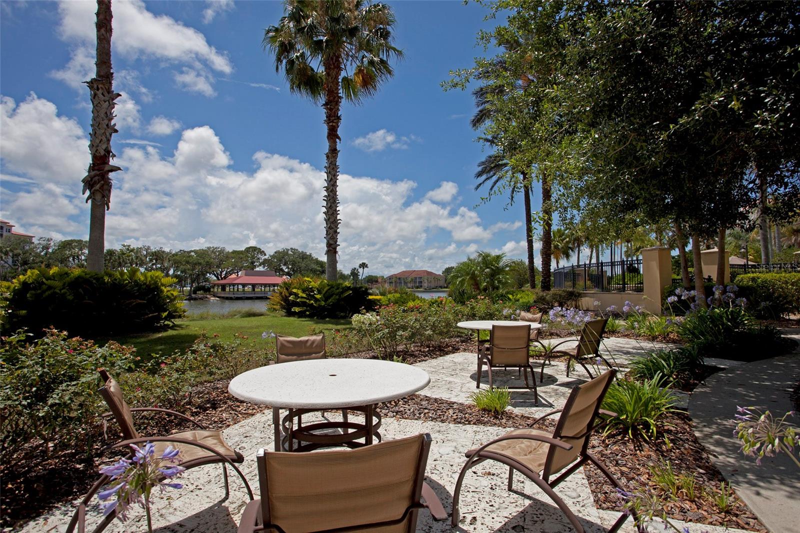 306 HARBOR VILLAGE PT N