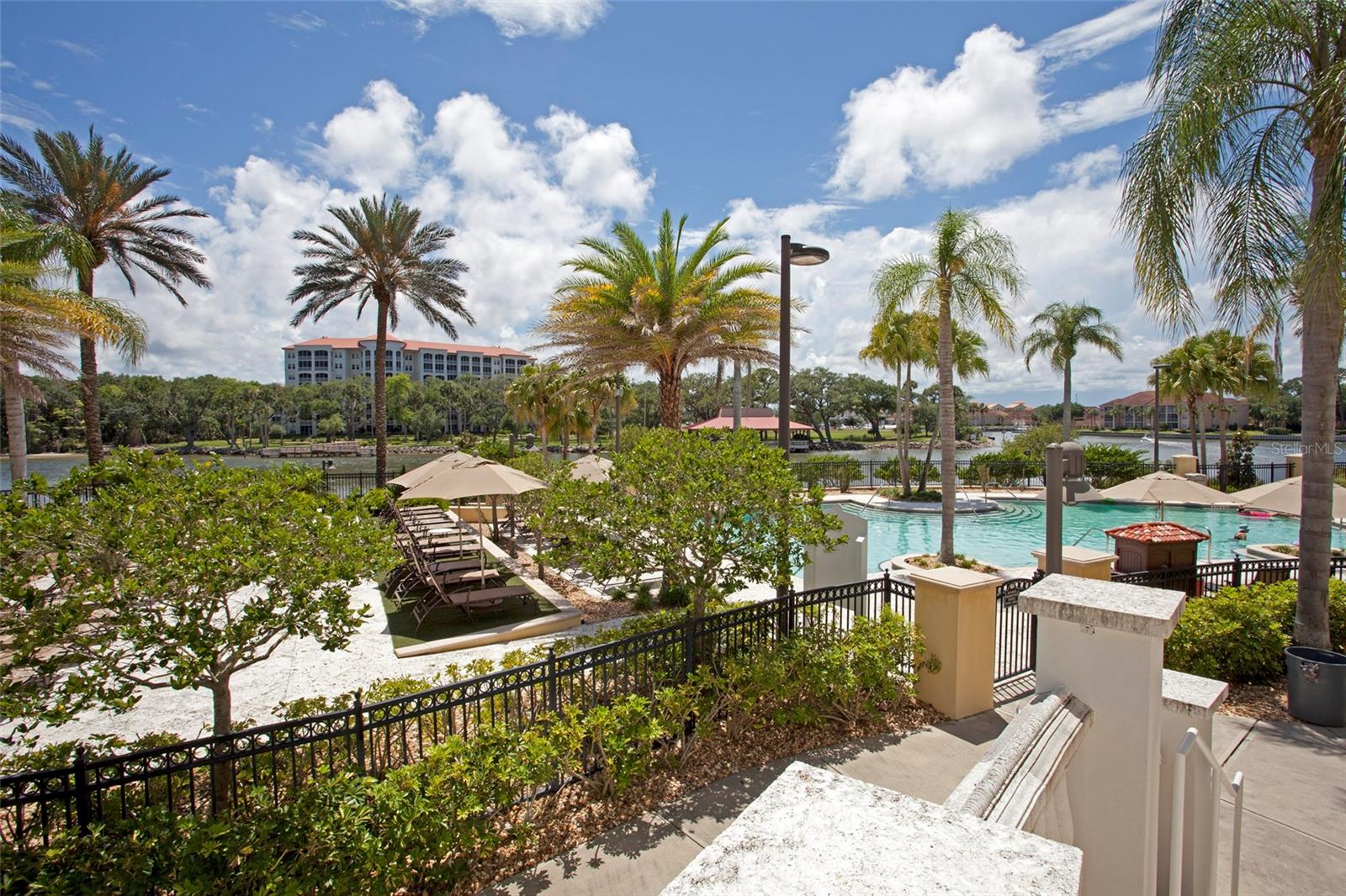 306 HARBOR VILLAGE PT N
