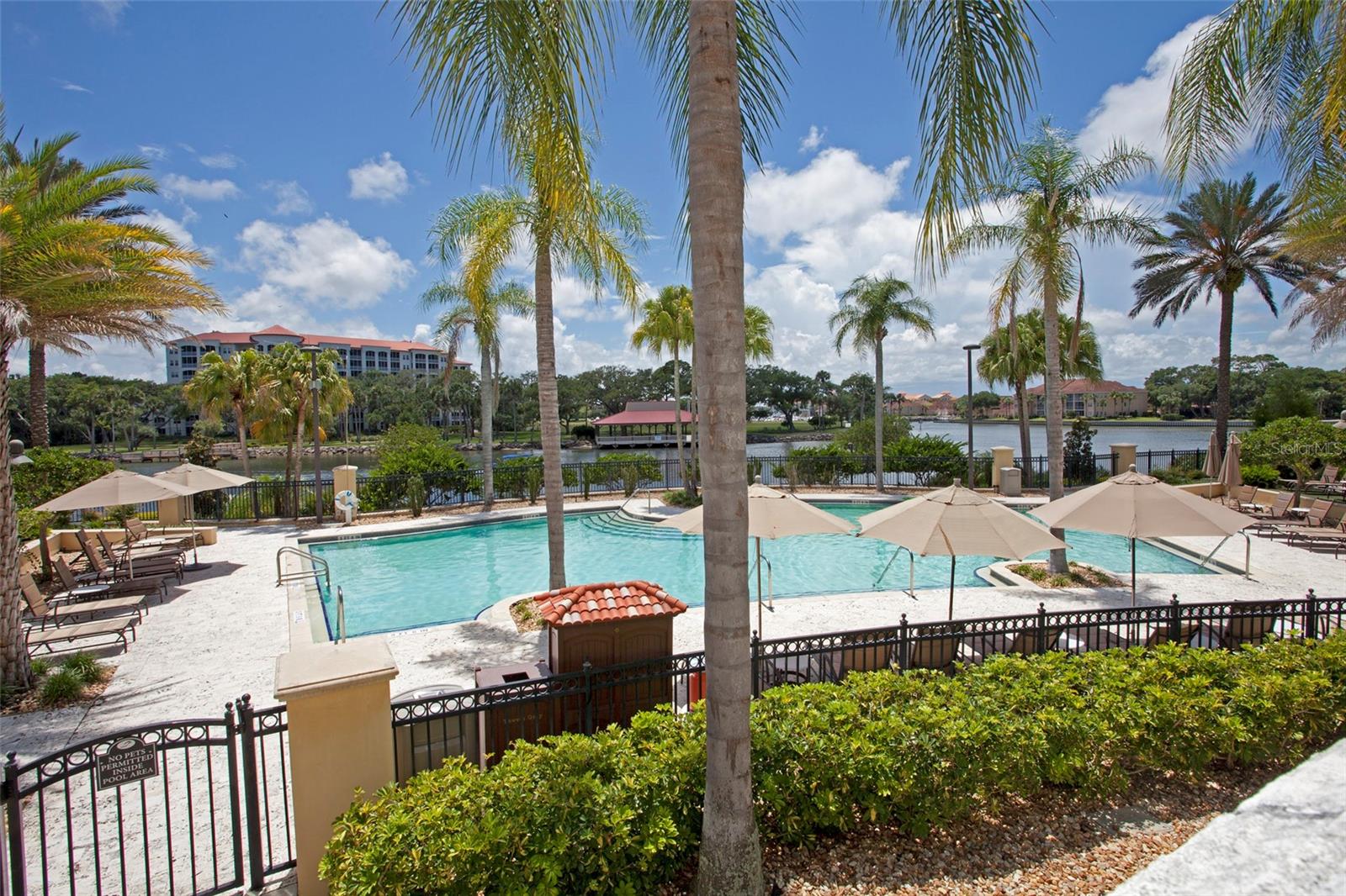 306 HARBOR VILLAGE PT N