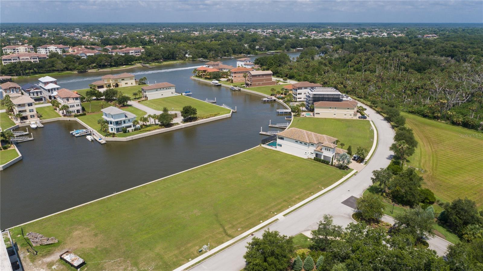 306 HARBOR VILLAGE PT N