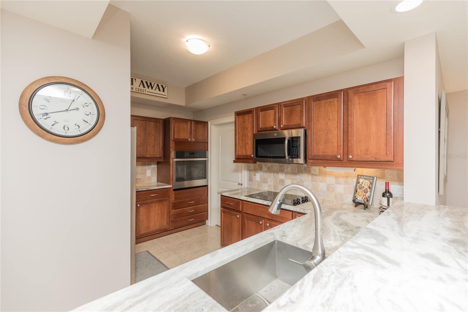 102 YACHT HARBOR DR #373