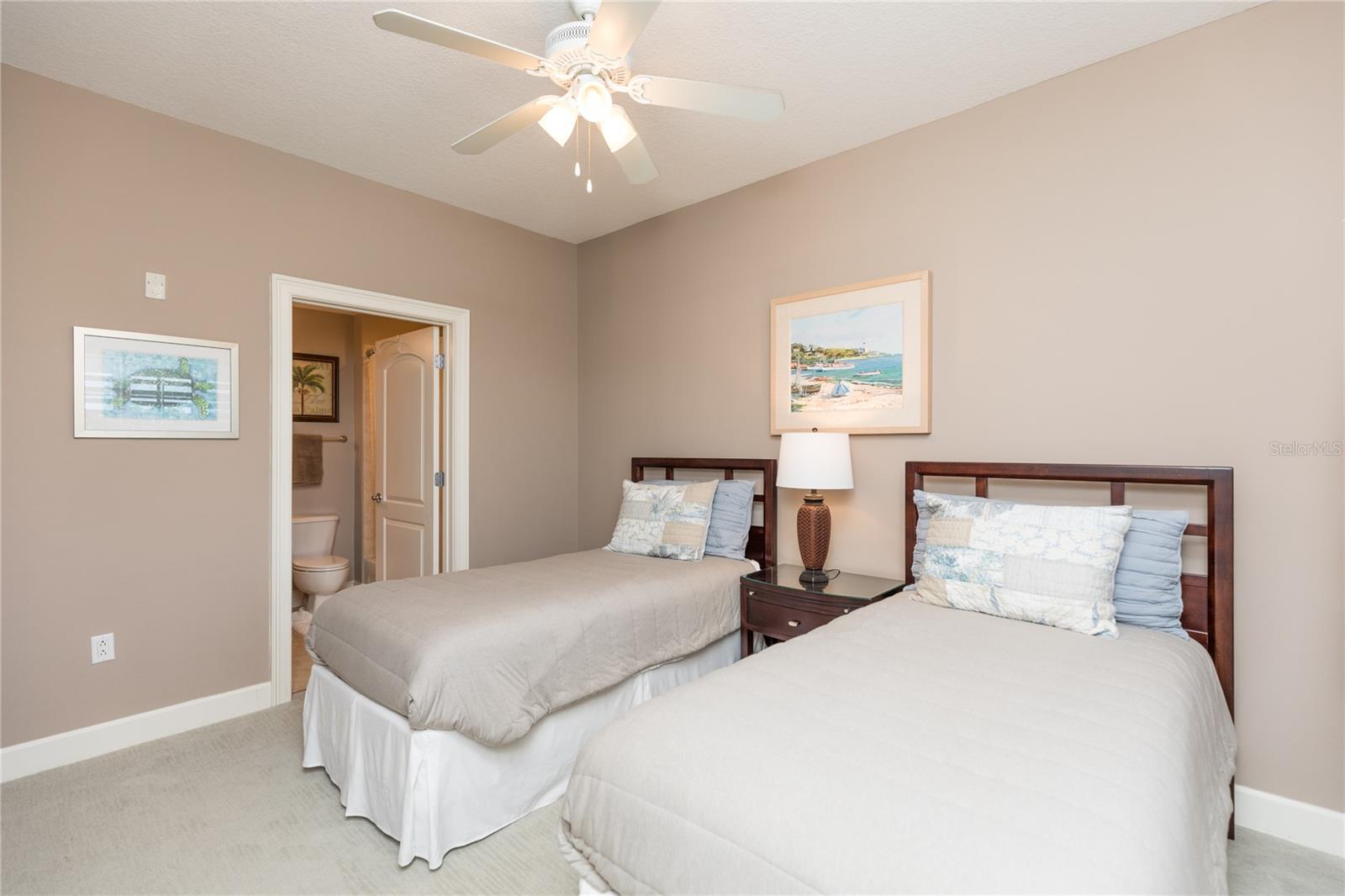 102 YACHT HARBOR DR #373