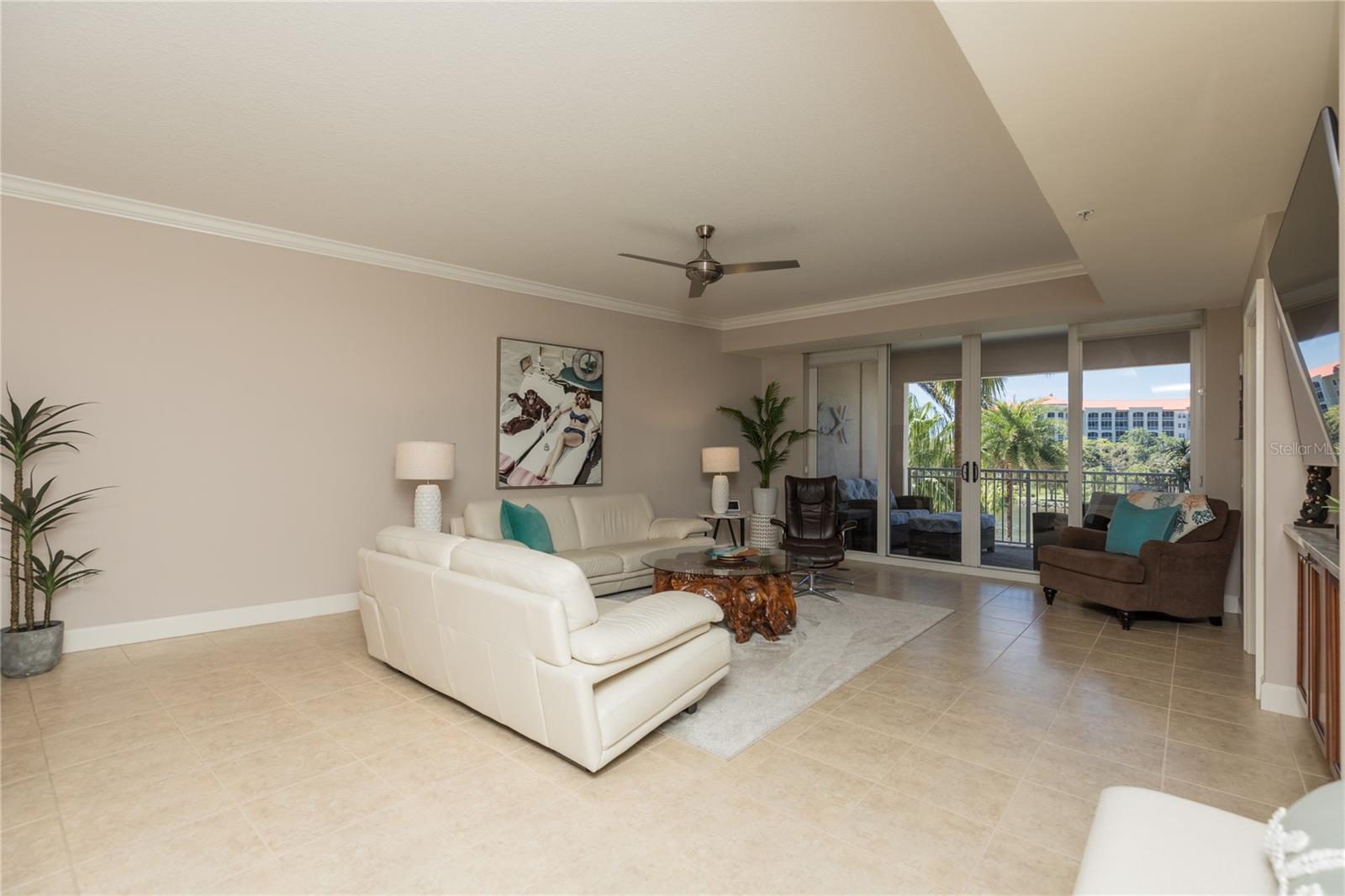 102 YACHT HARBOR DR #373