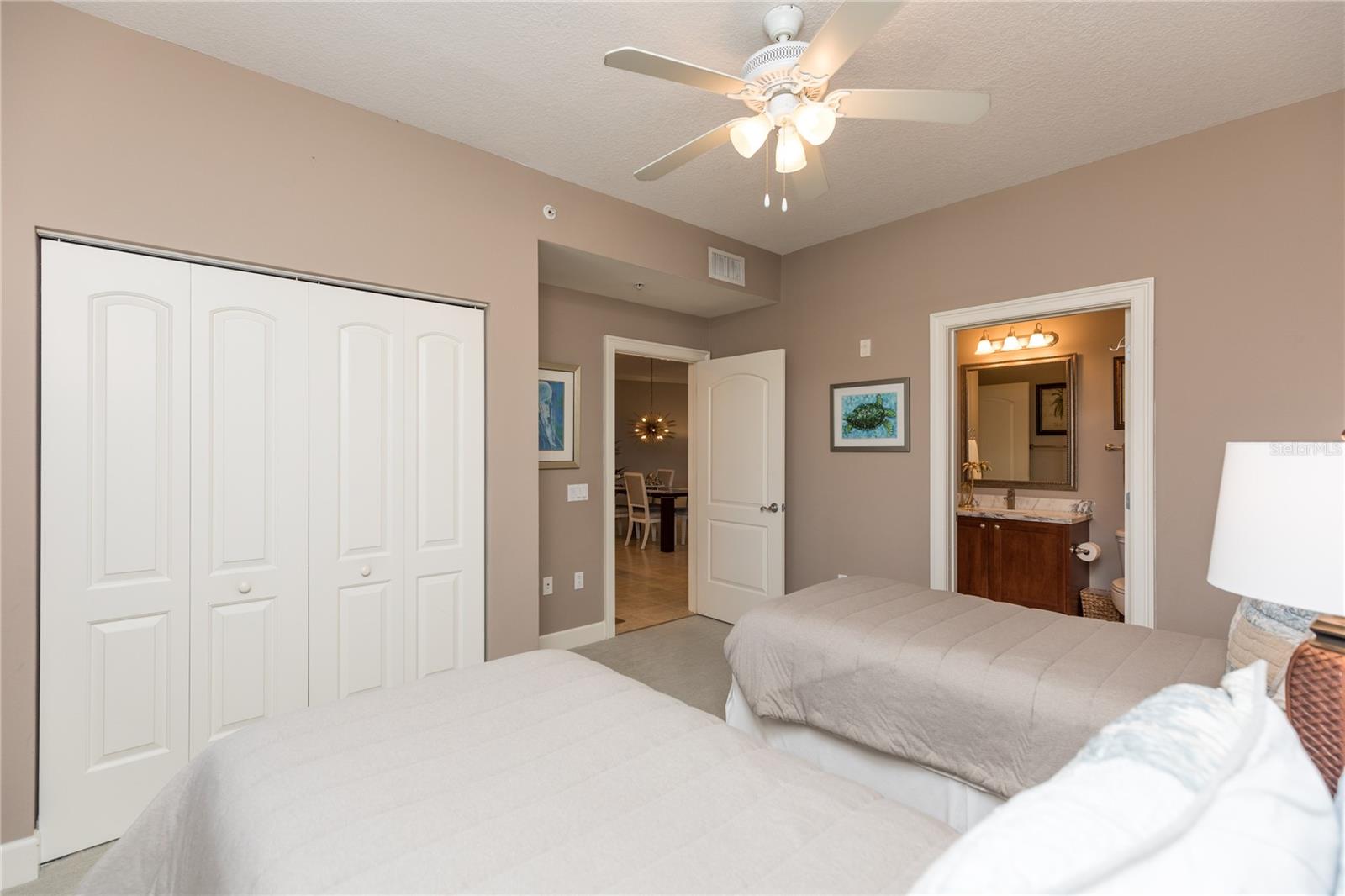 102 YACHT HARBOR DR #373