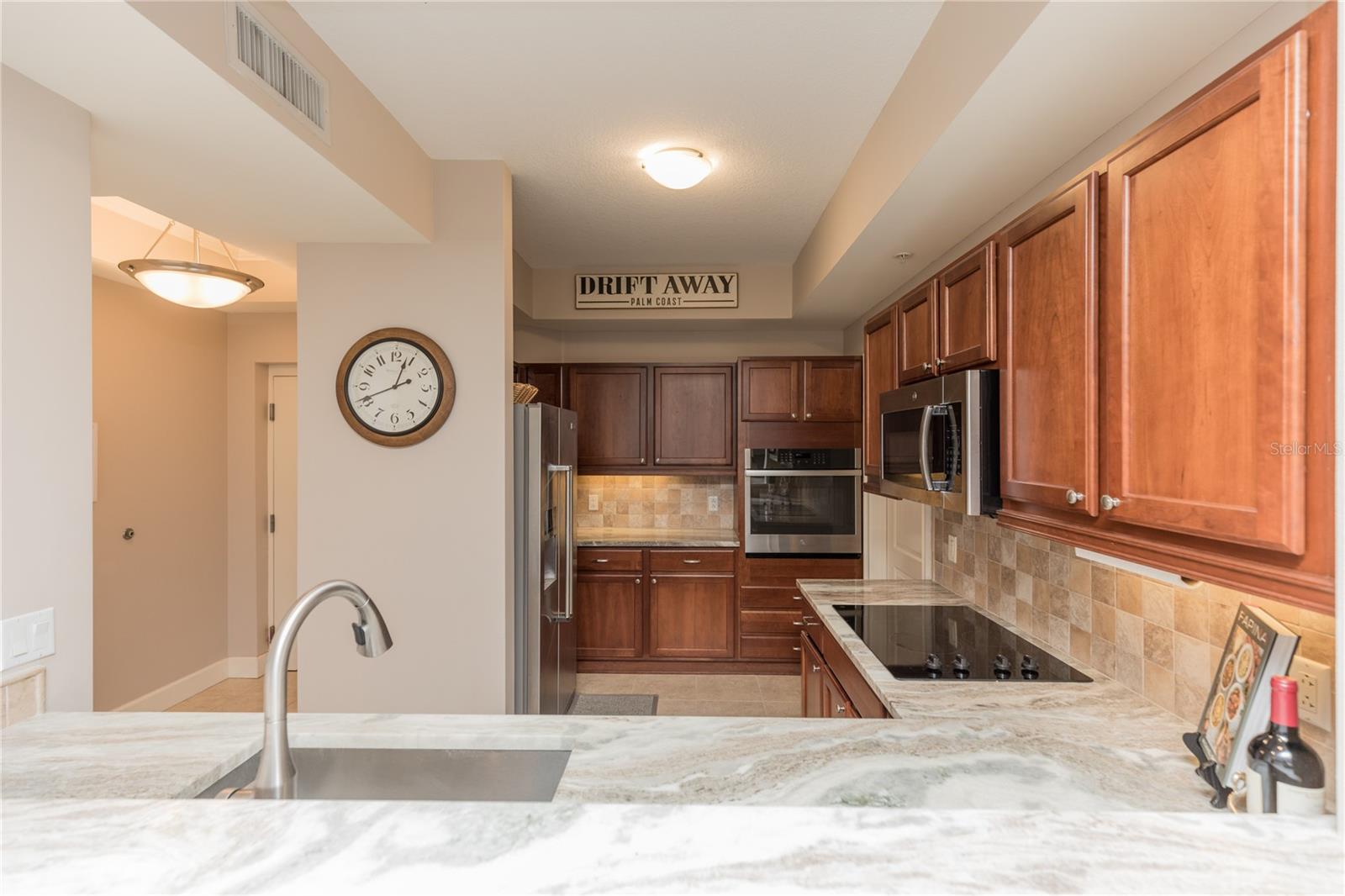 102 YACHT HARBOR DR #373