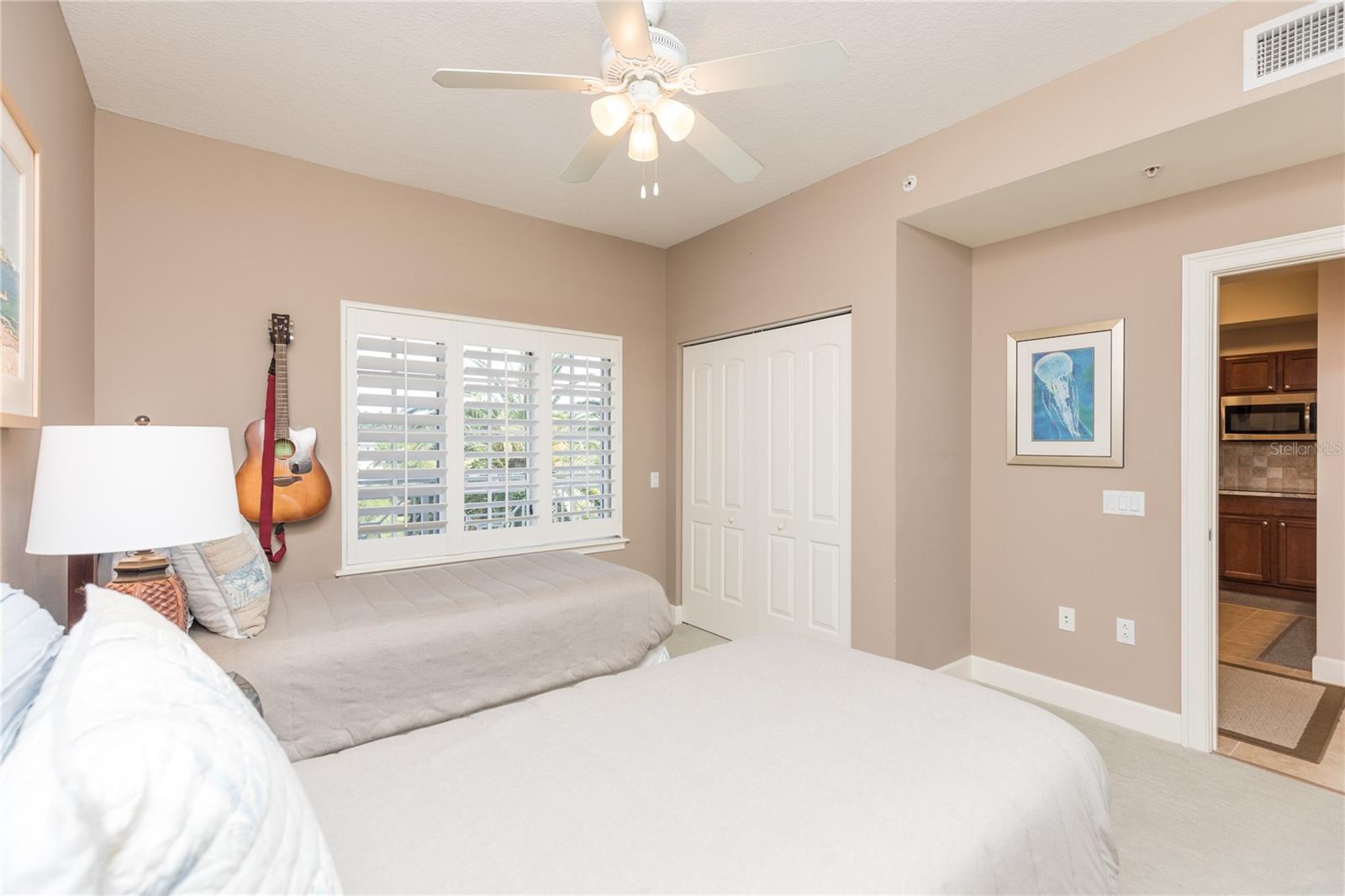 102 YACHT HARBOR DR #373