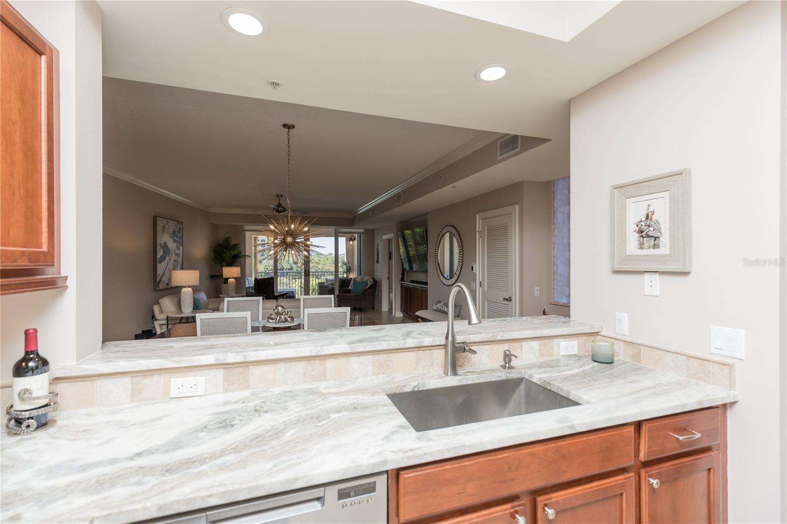 102 YACHT HARBOR DR #373