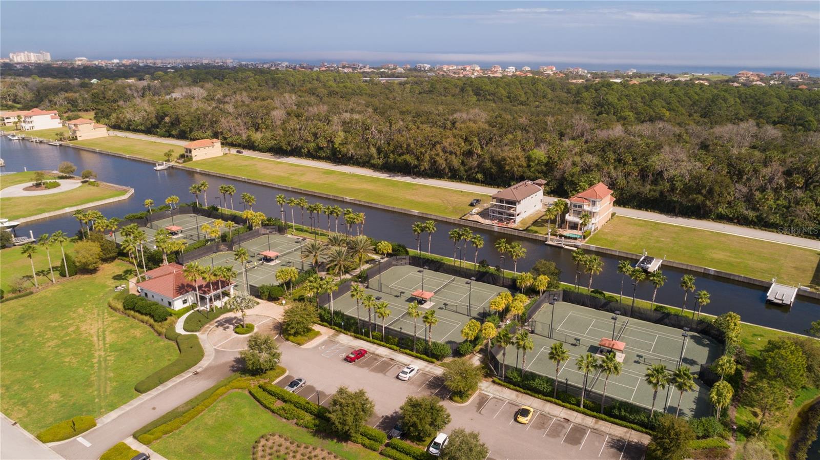 102 YACHT HARBOR DR #373