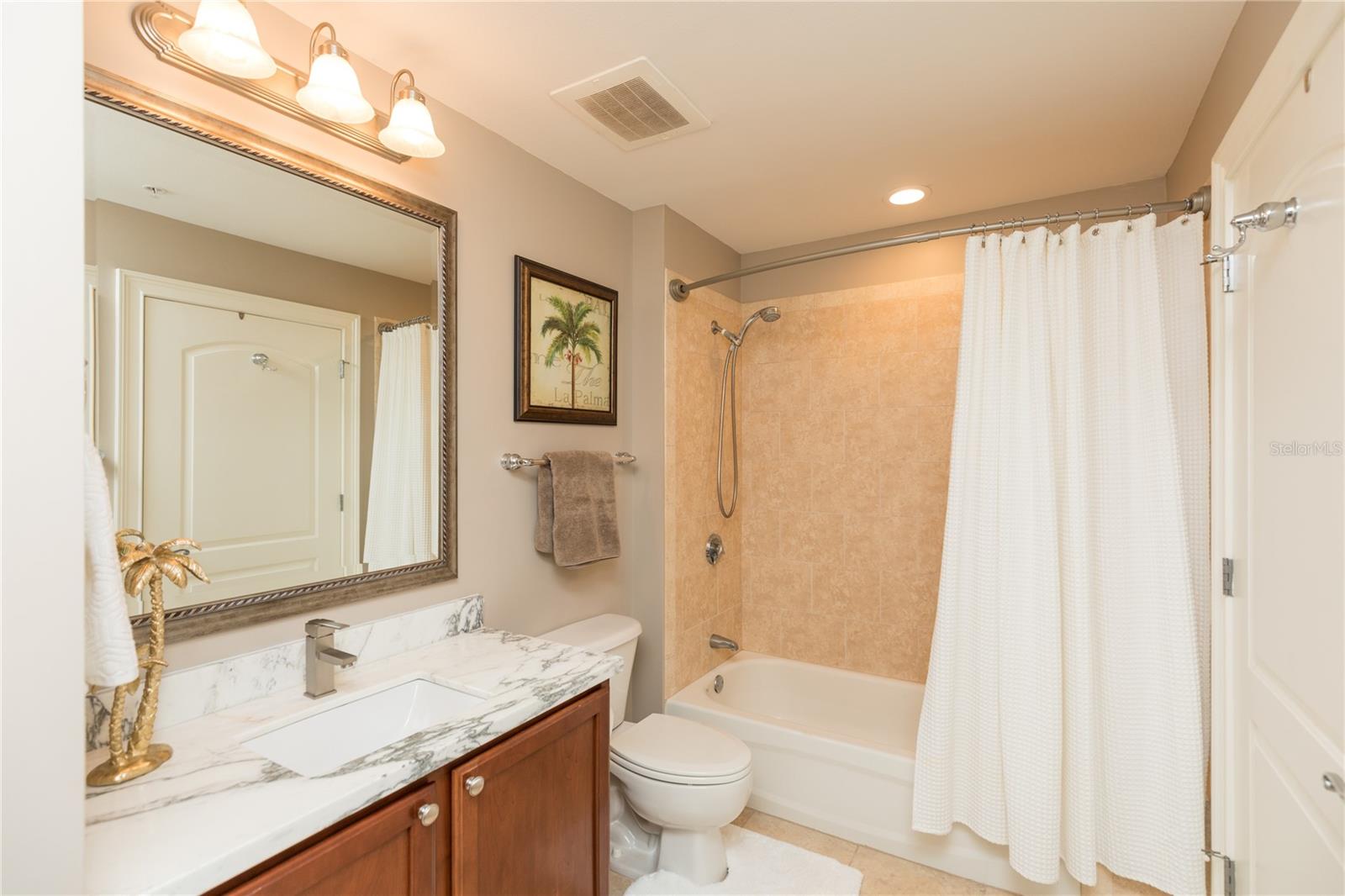 102 YACHT HARBOR DR #373