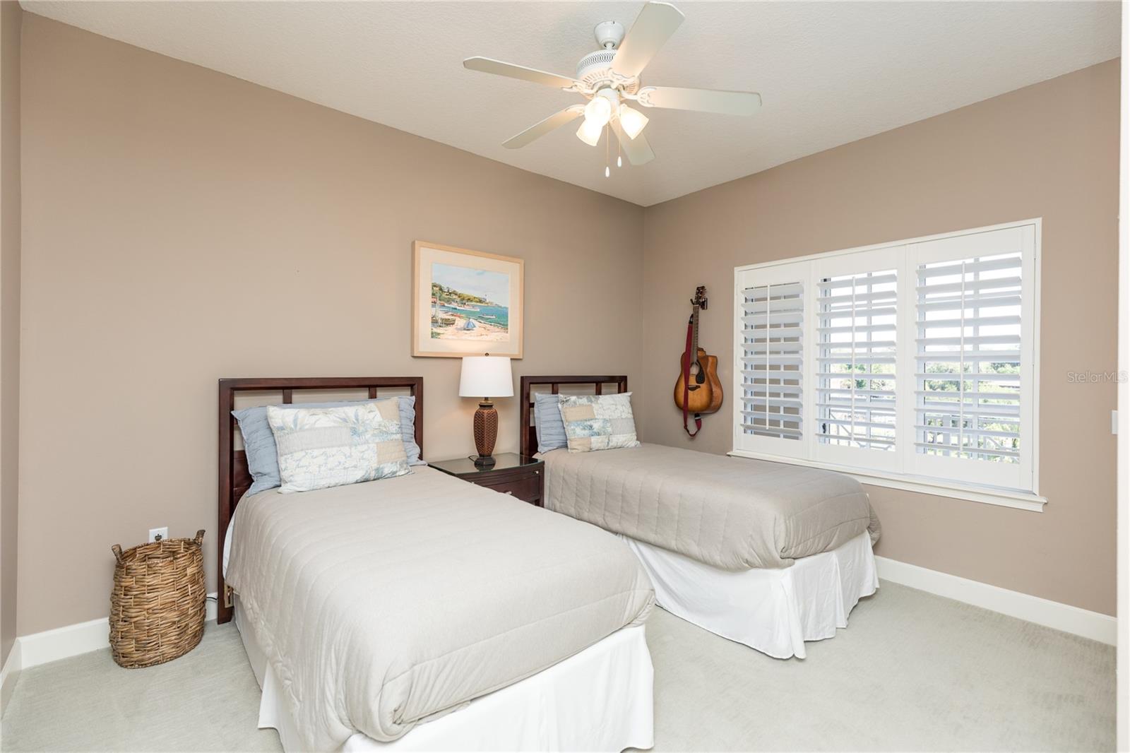 102 YACHT HARBOR DR #373