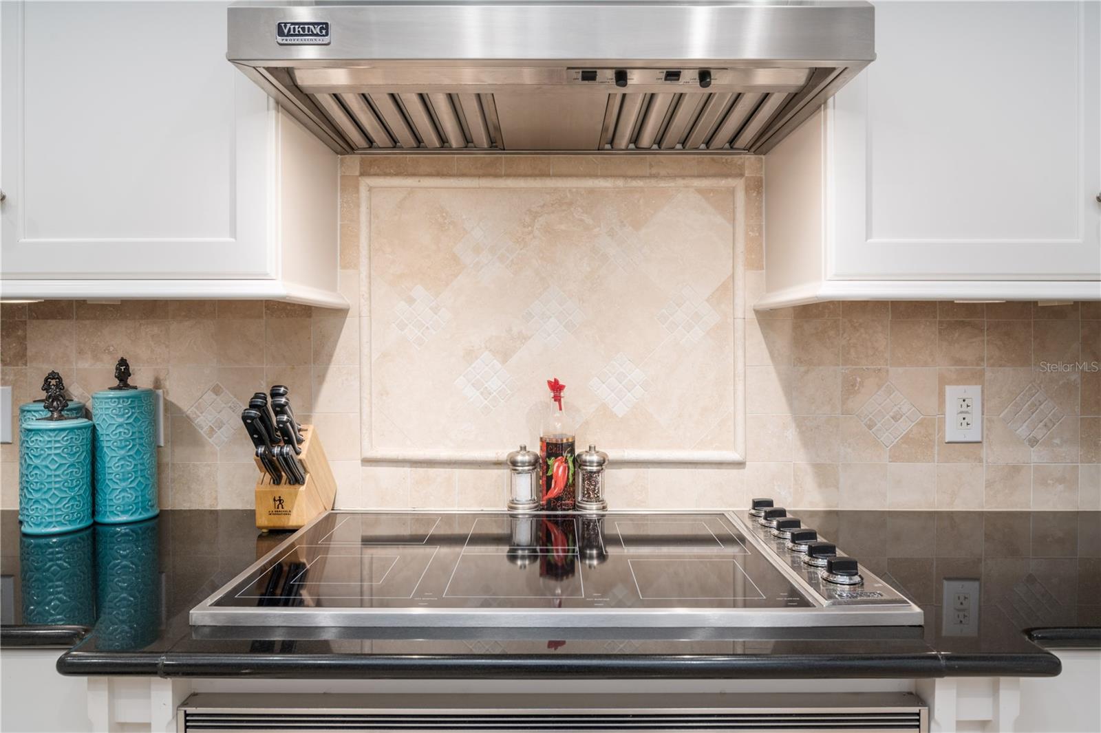 200 OCEAN CREST DR #654