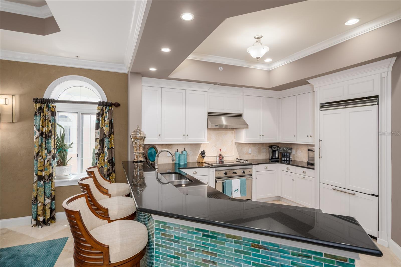 200 OCEAN CREST DR #654