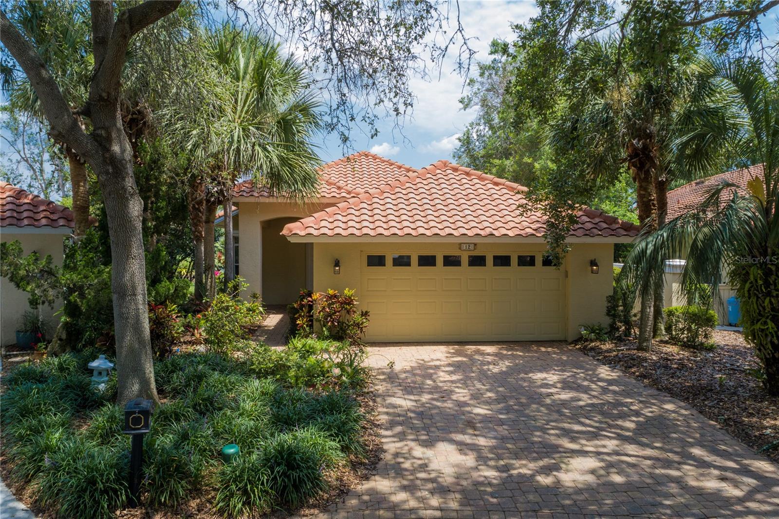 12 LAGUNA CT