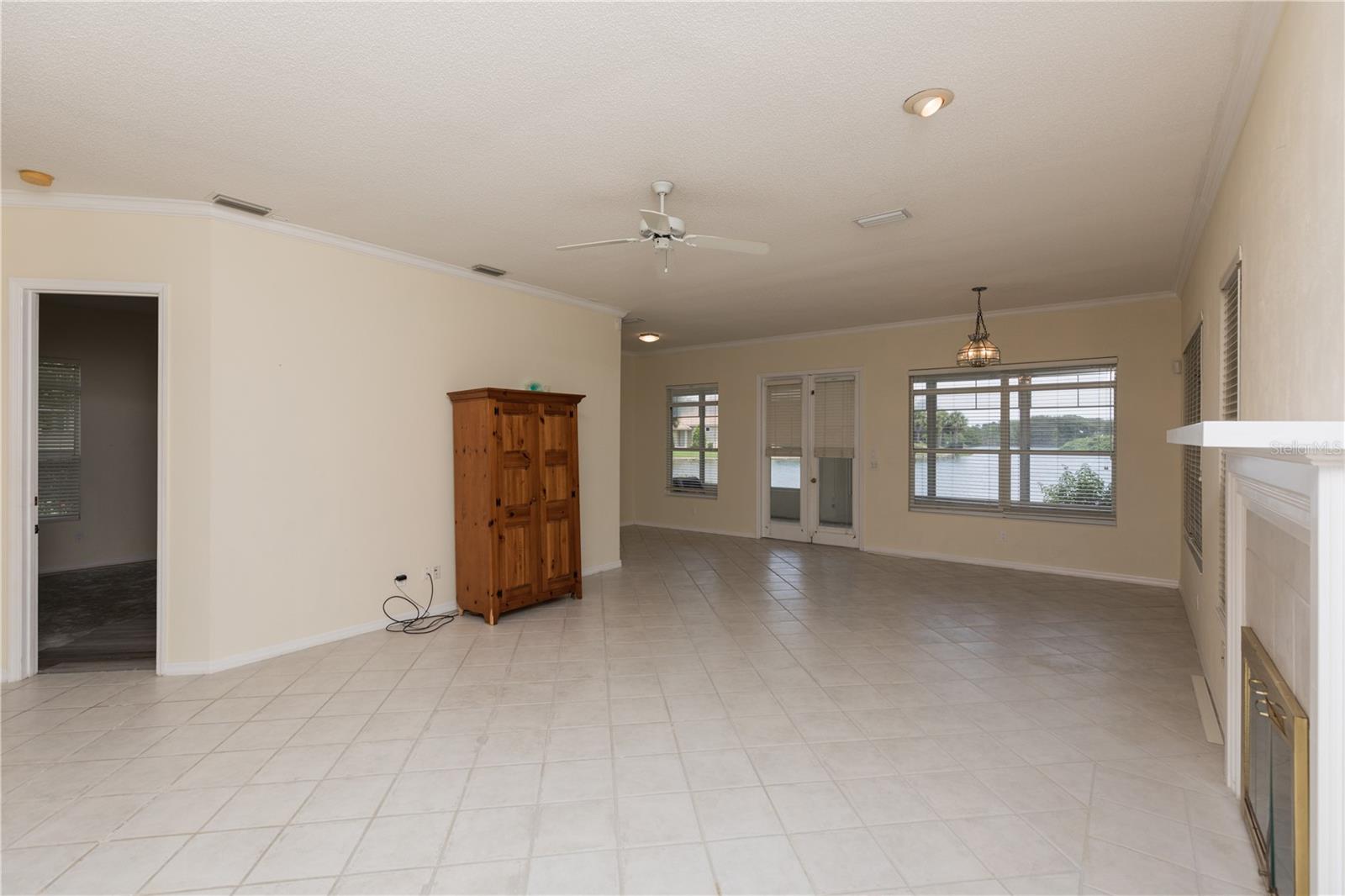 12 LAGUNA CT