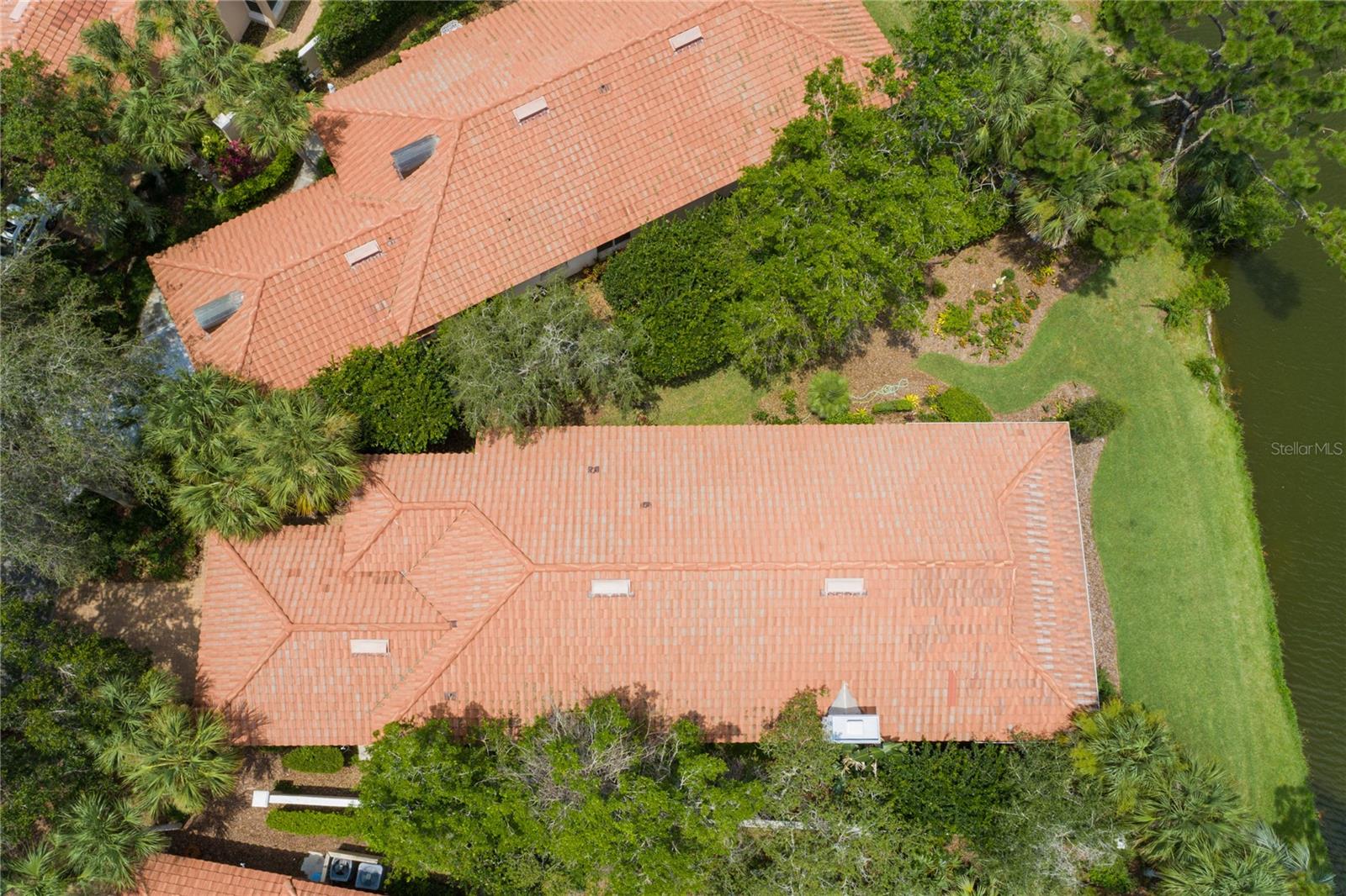 12 LAGUNA CT