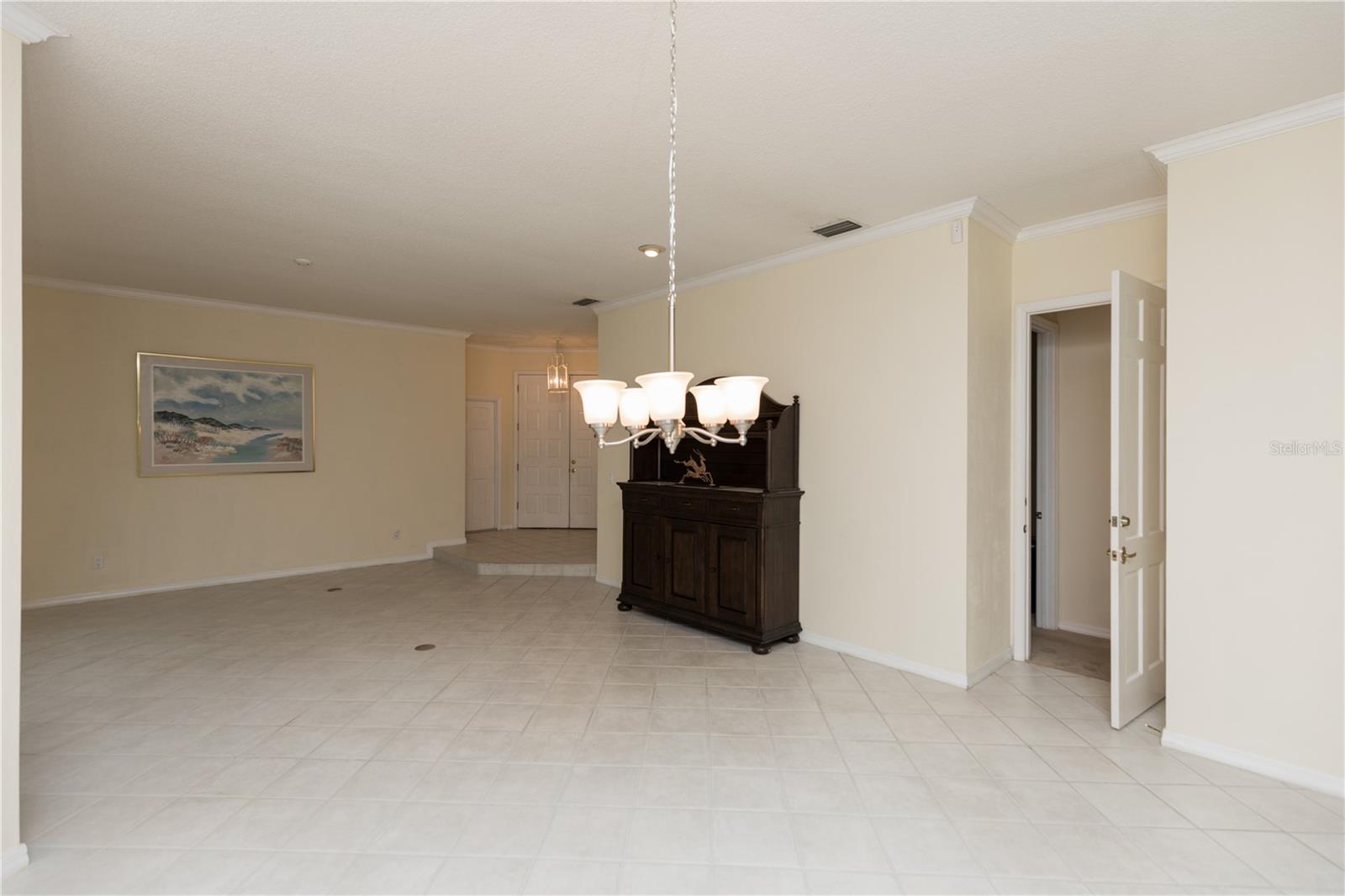 12 LAGUNA CT