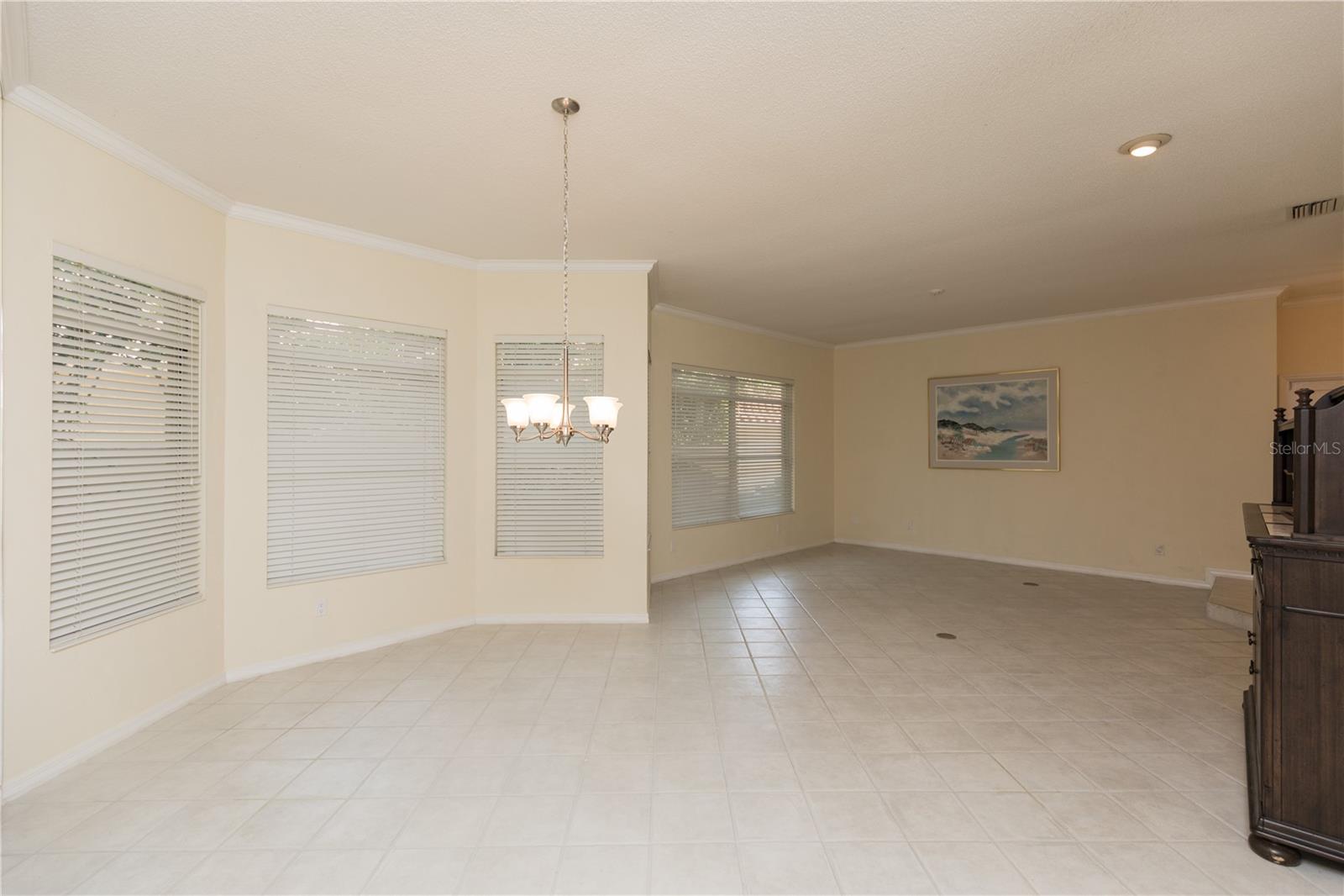 12 LAGUNA CT