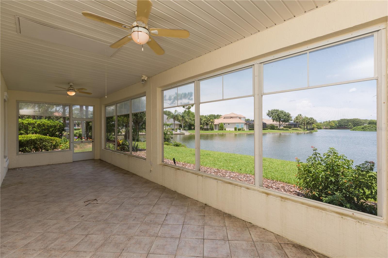 12 LAGUNA CT
