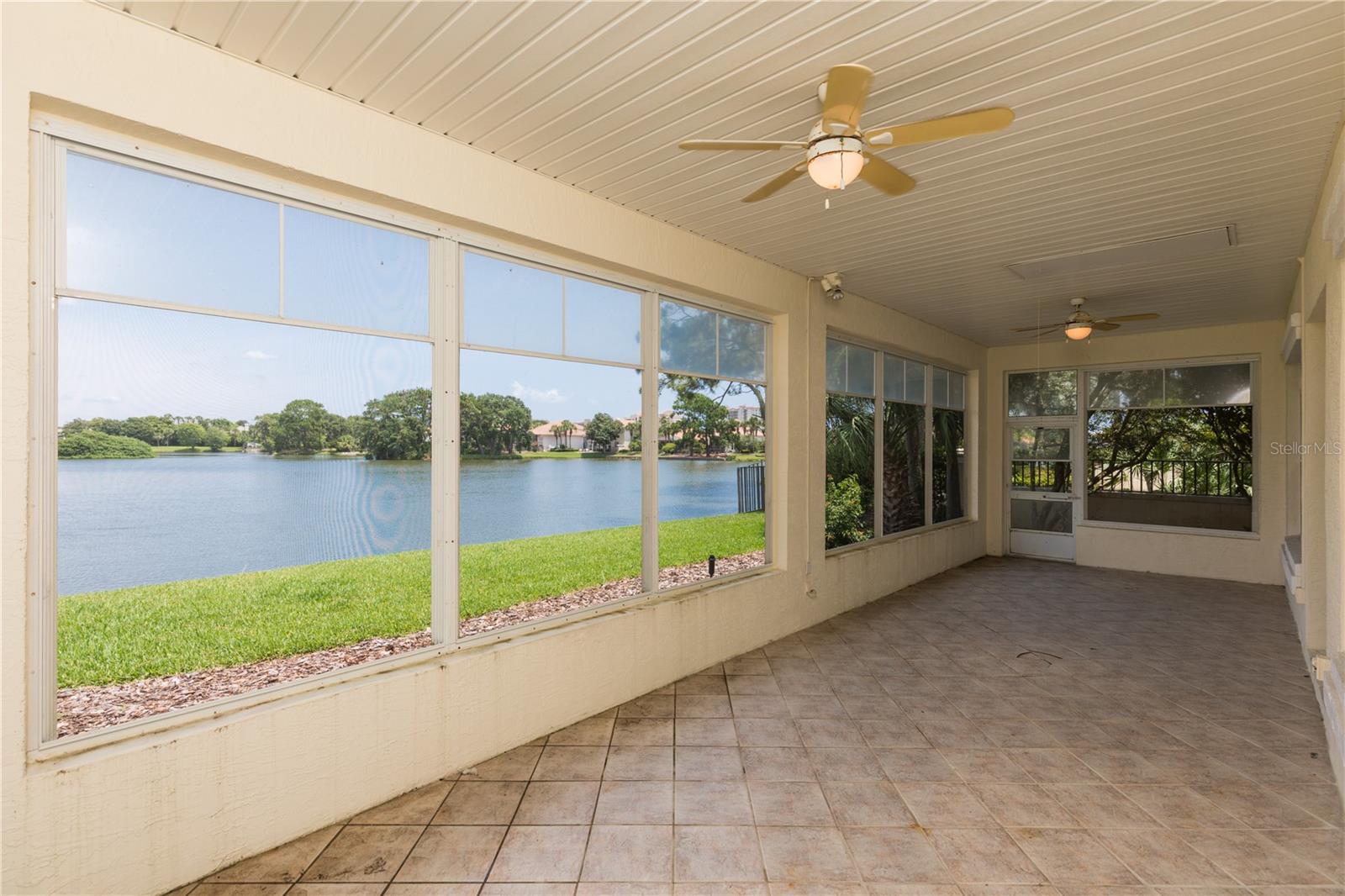 12 LAGUNA CT