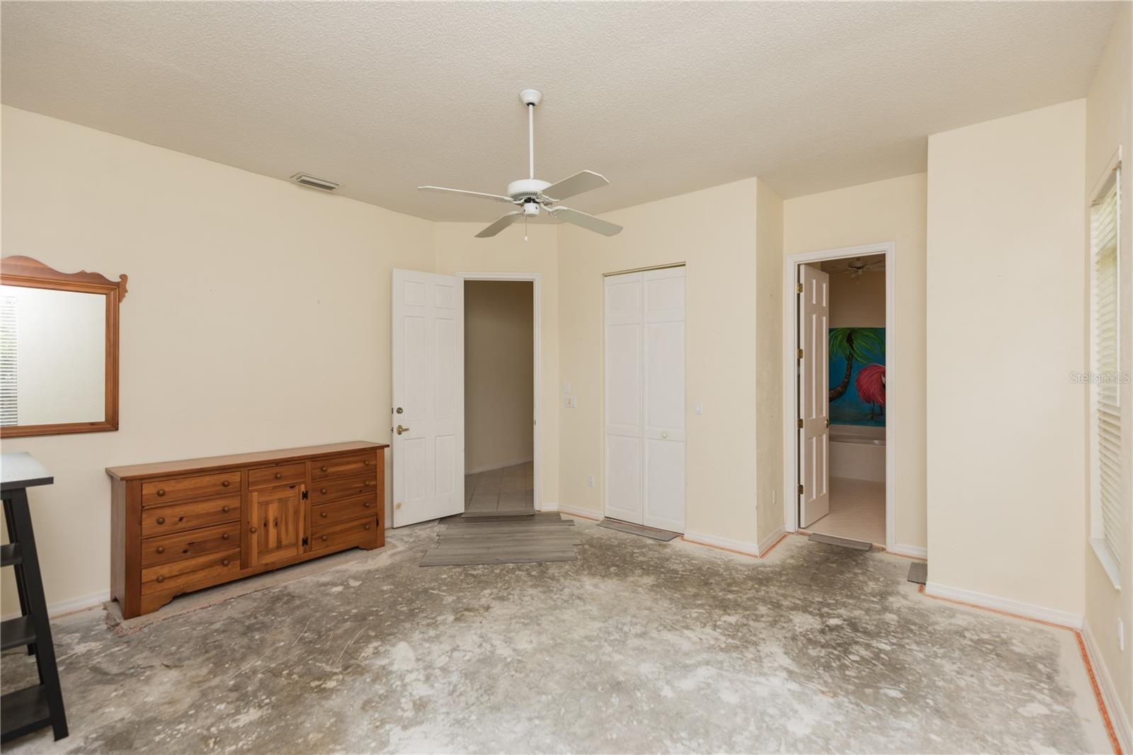 12 LAGUNA CT