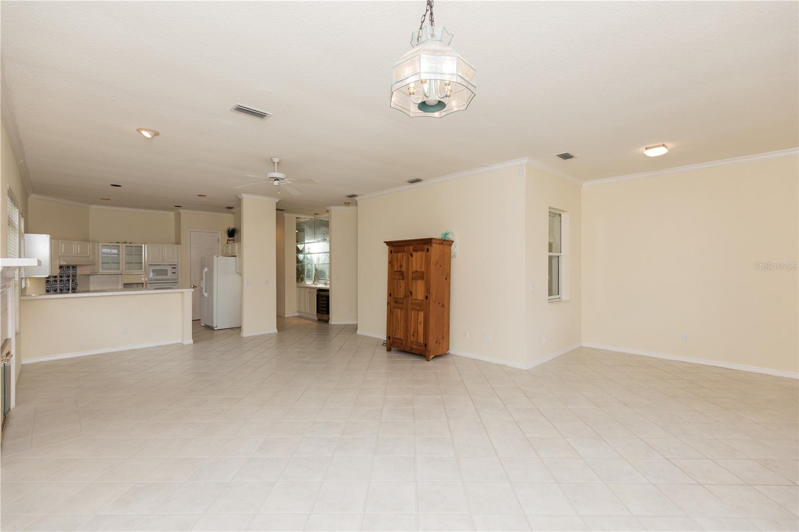 12 LAGUNA CT