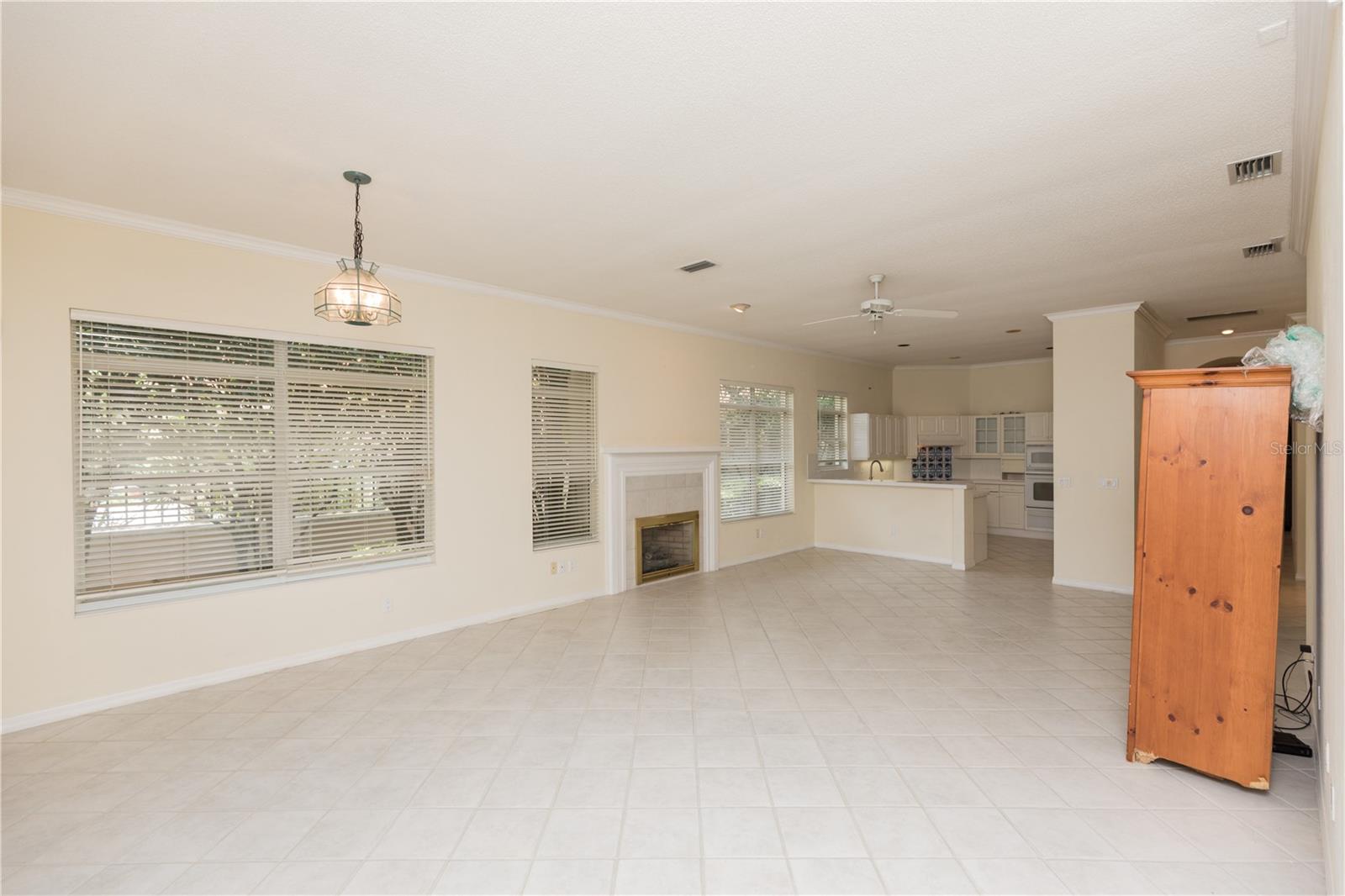 12 LAGUNA CT