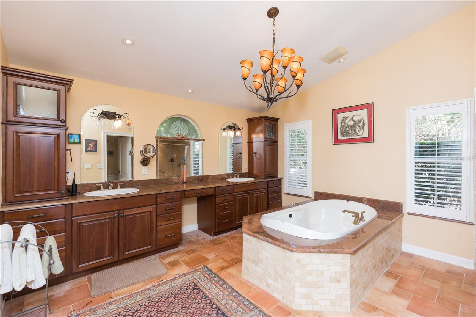 2 ANASTASIA CT