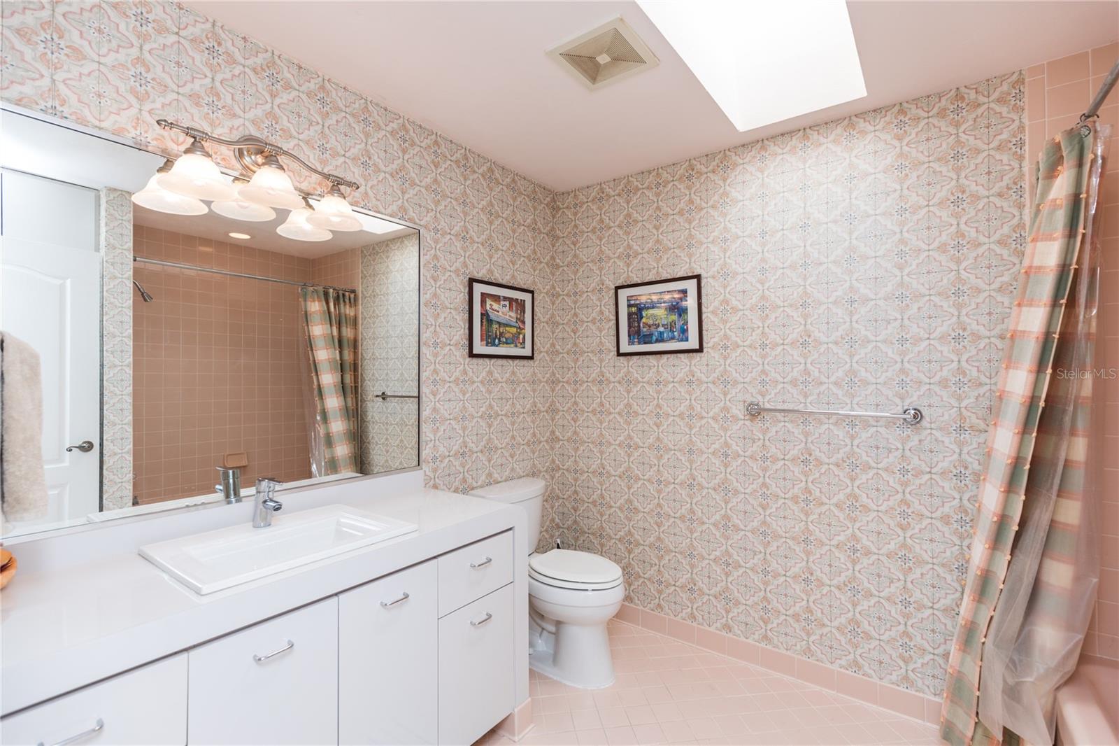 2 ANASTASIA CT